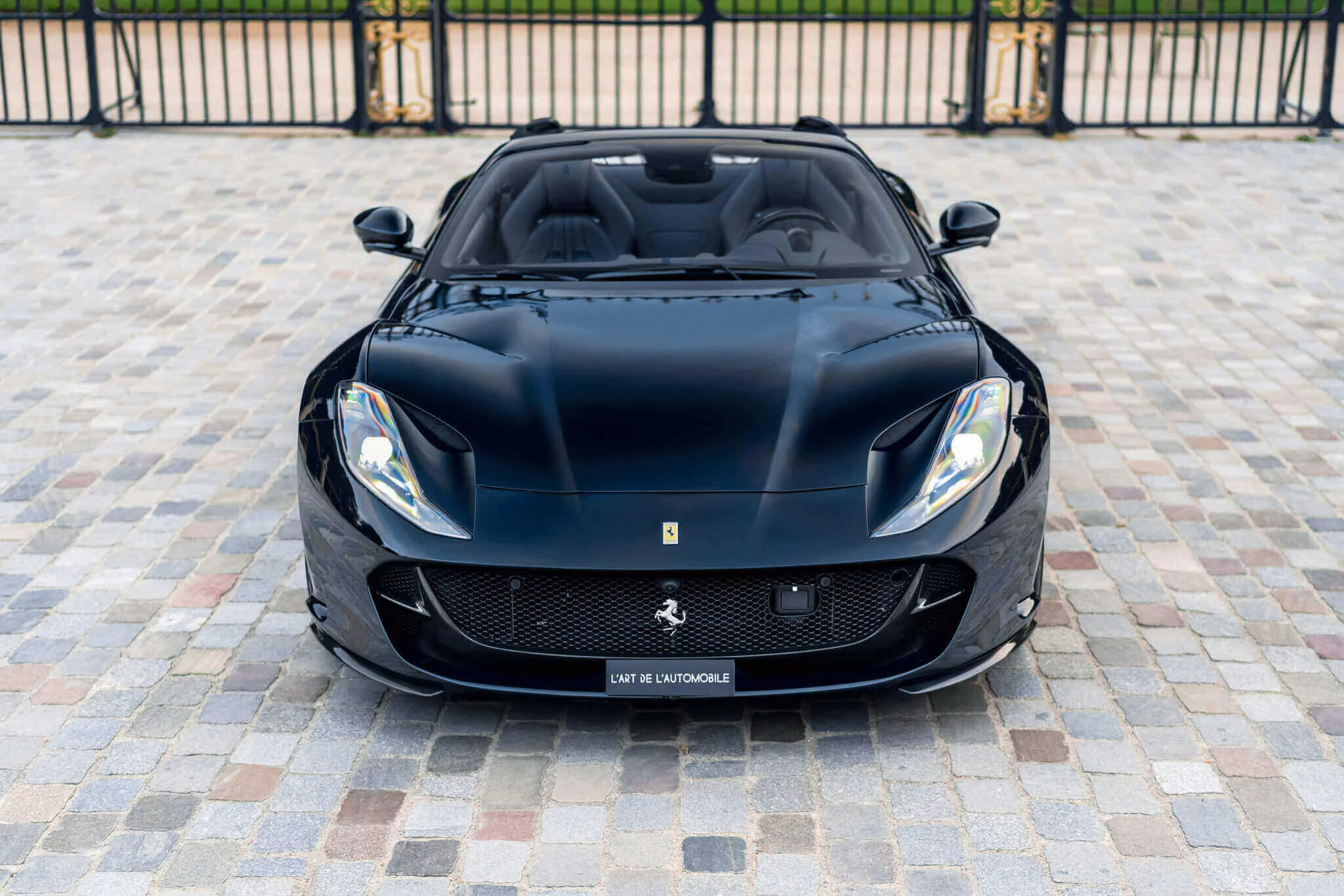 Blu Ultrascuro Ferrari 812