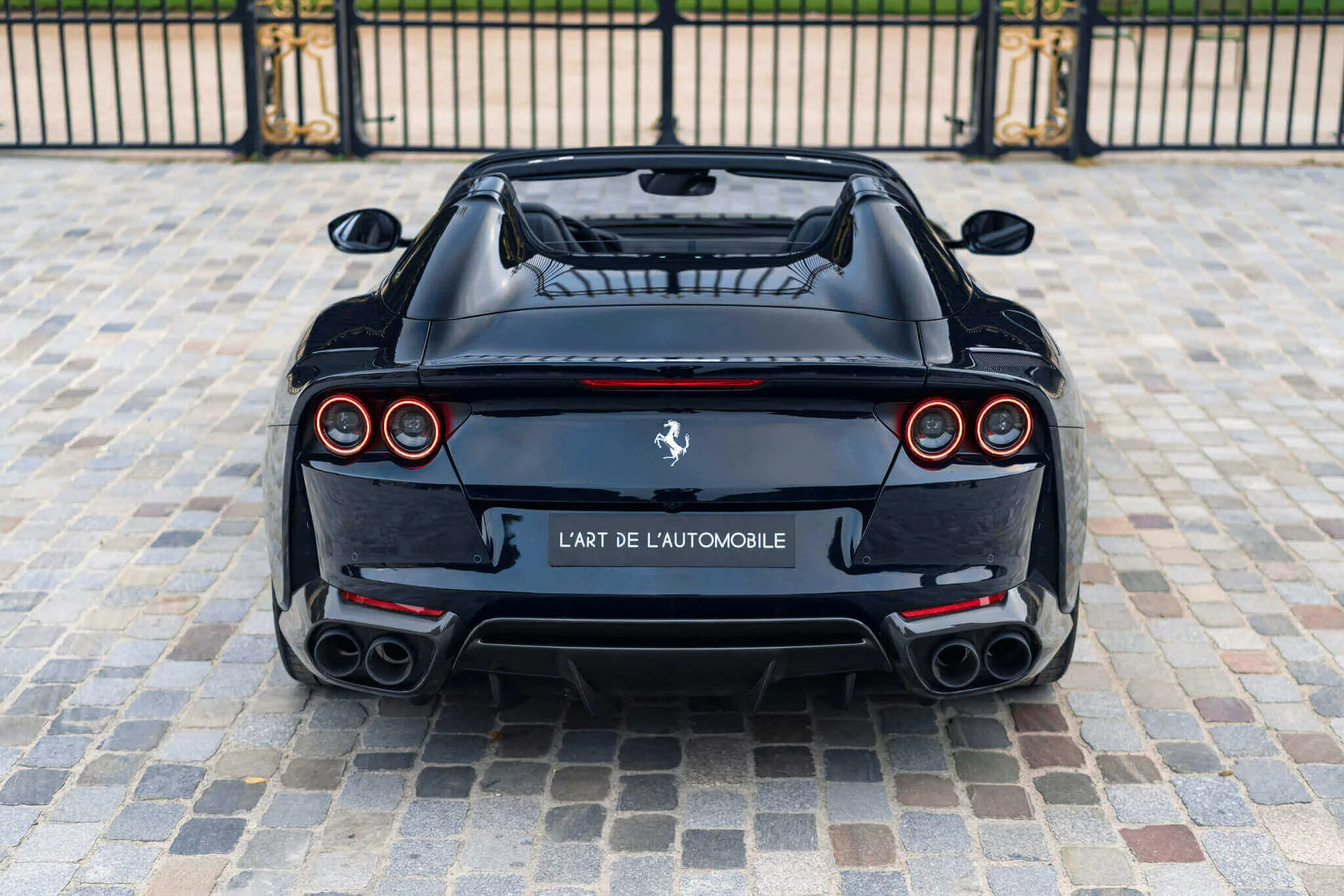 Blu Ultrascuro Ferrari 812