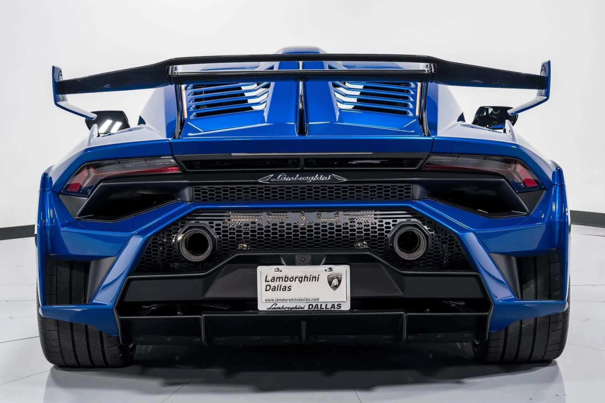 Blu Eleos Lamborghini Huracán