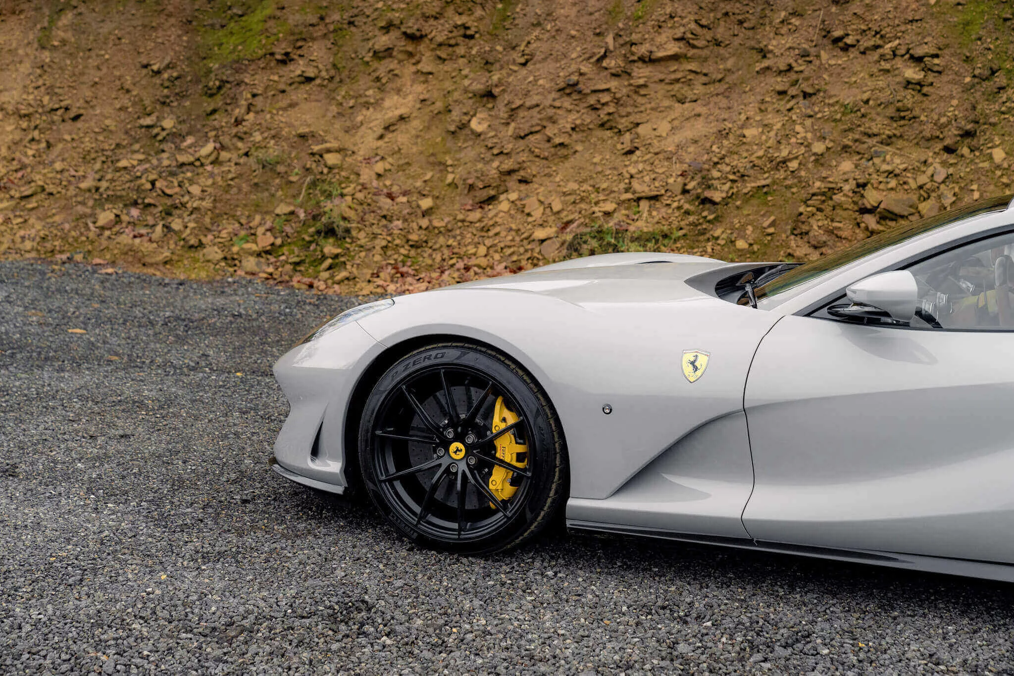 Grigio Squalo Ferrari 812