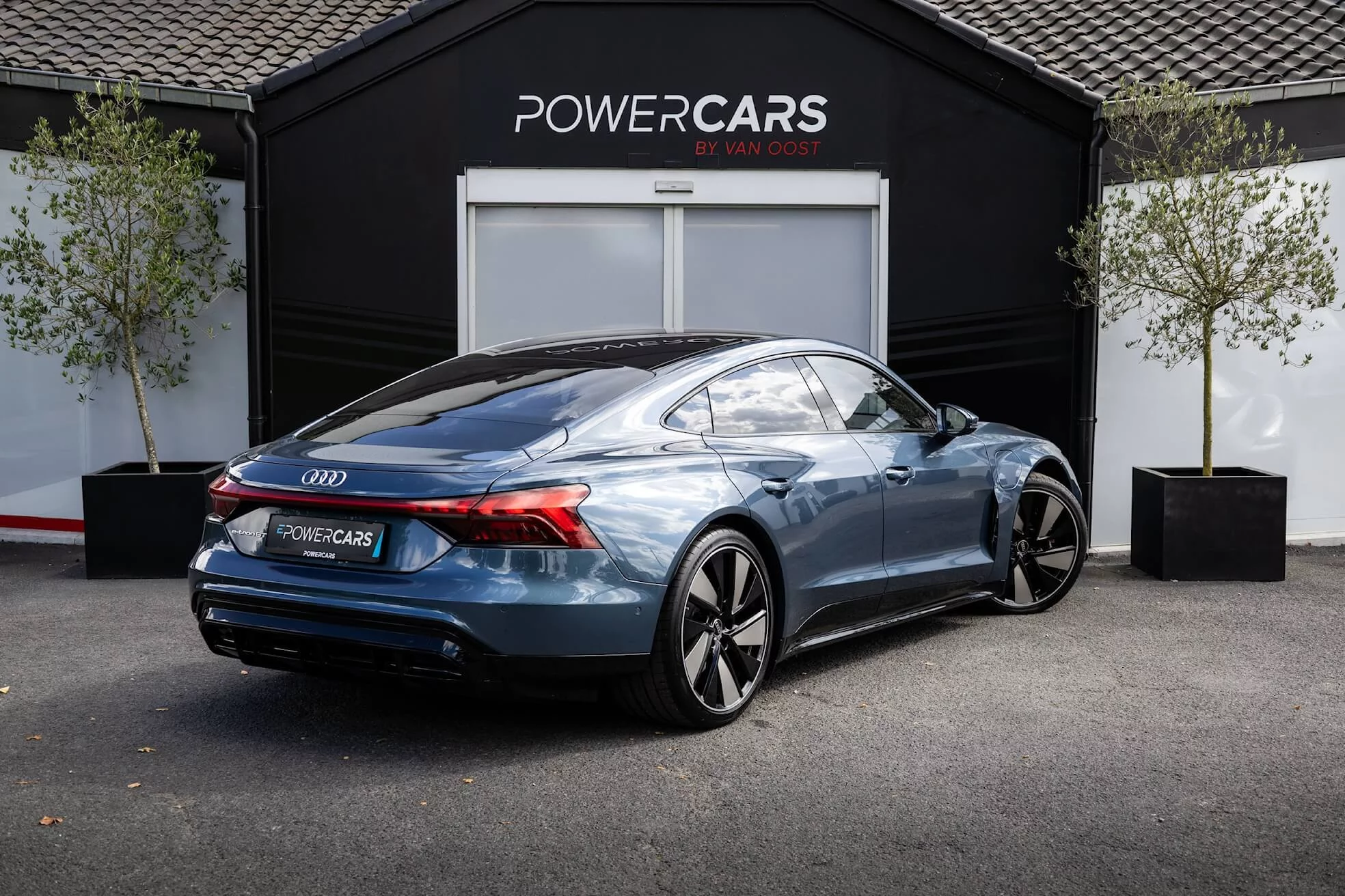 Utopia Blue Audi e-tron GT