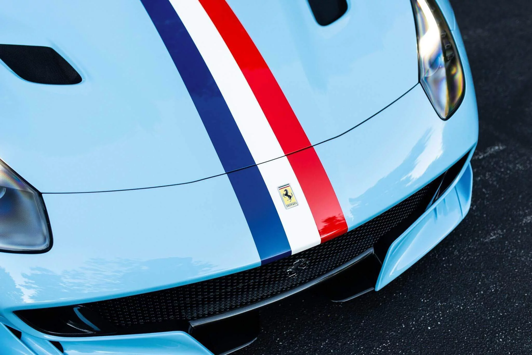 Azzurro La Plata Ferrari F12