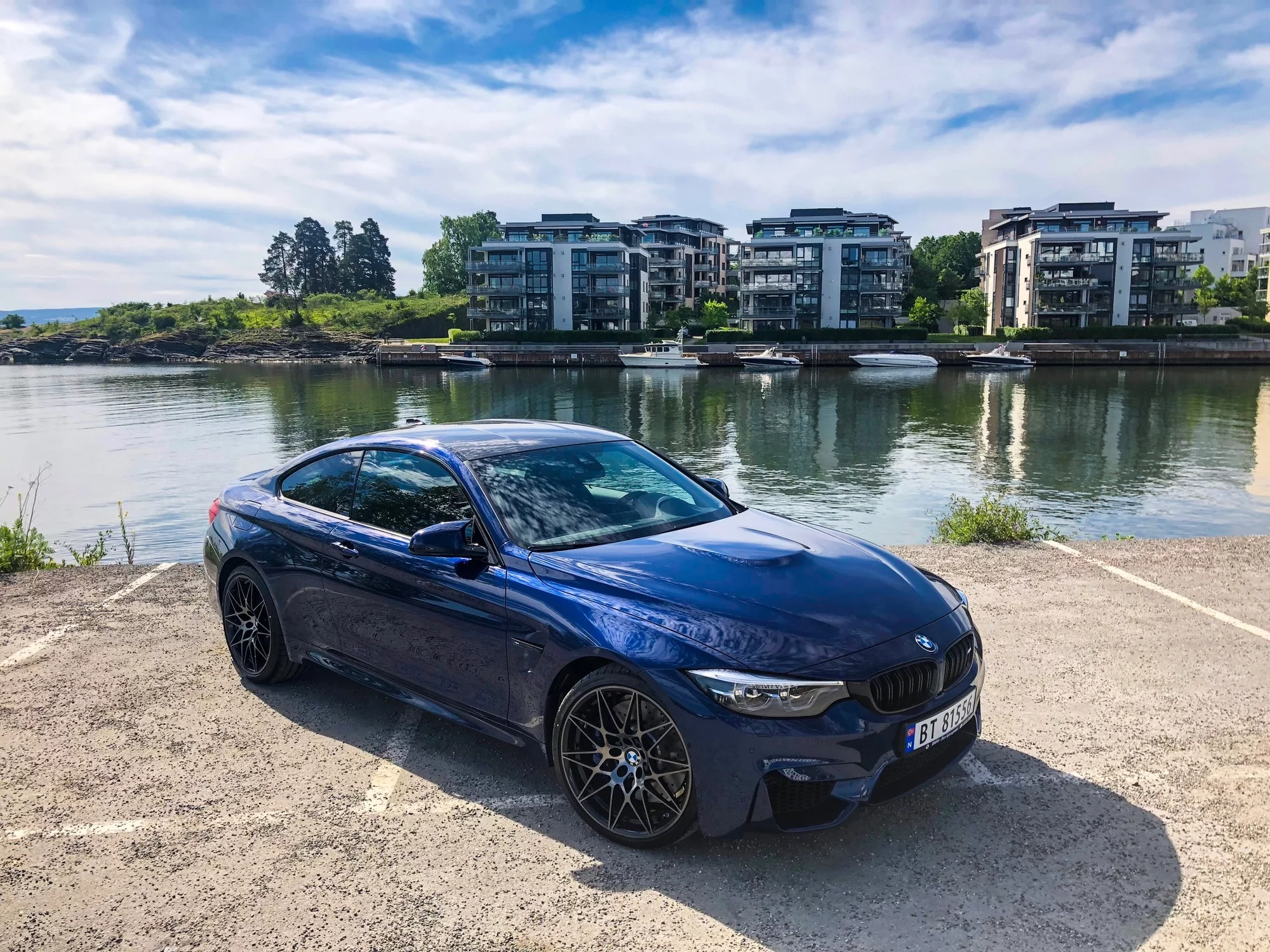 Blue Hera Mica BMW M4