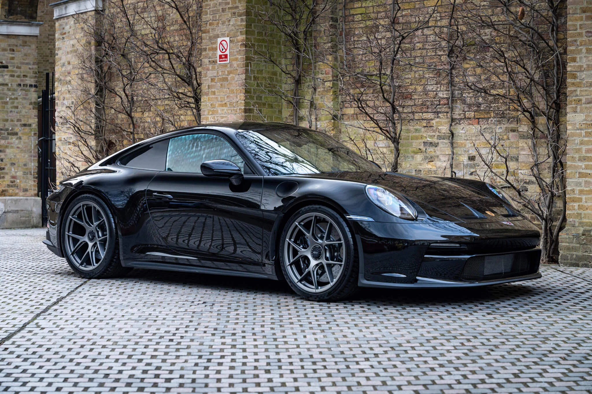 Black Porsche 911 S/T