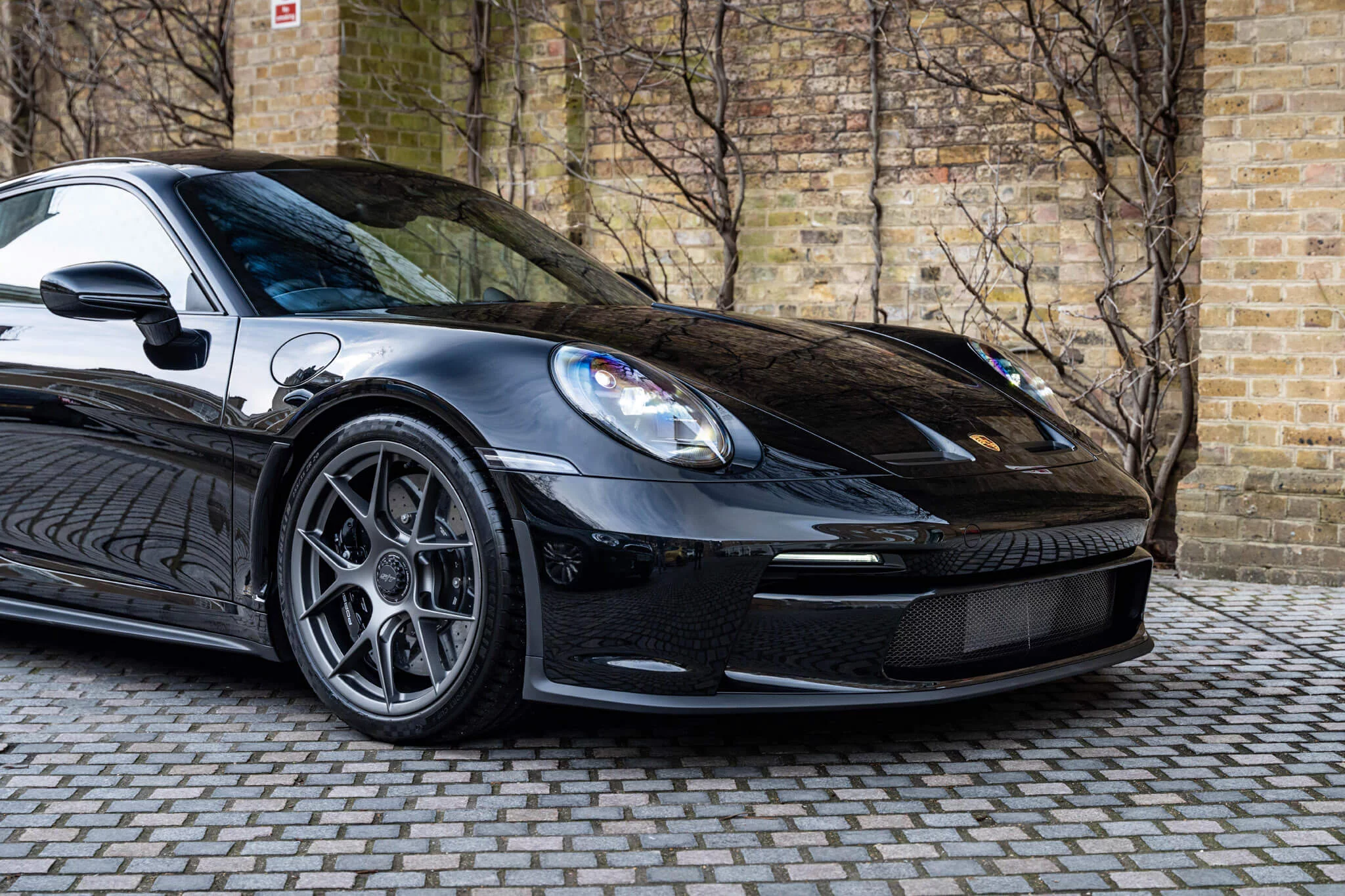 Black Porsche 911 S/T