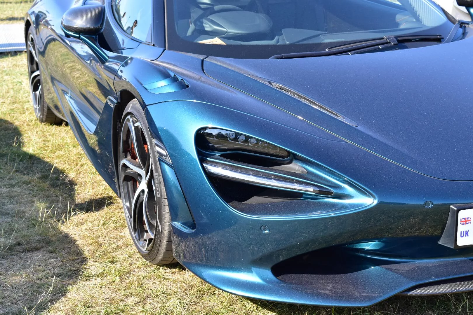 Serpentine McLaren 750S