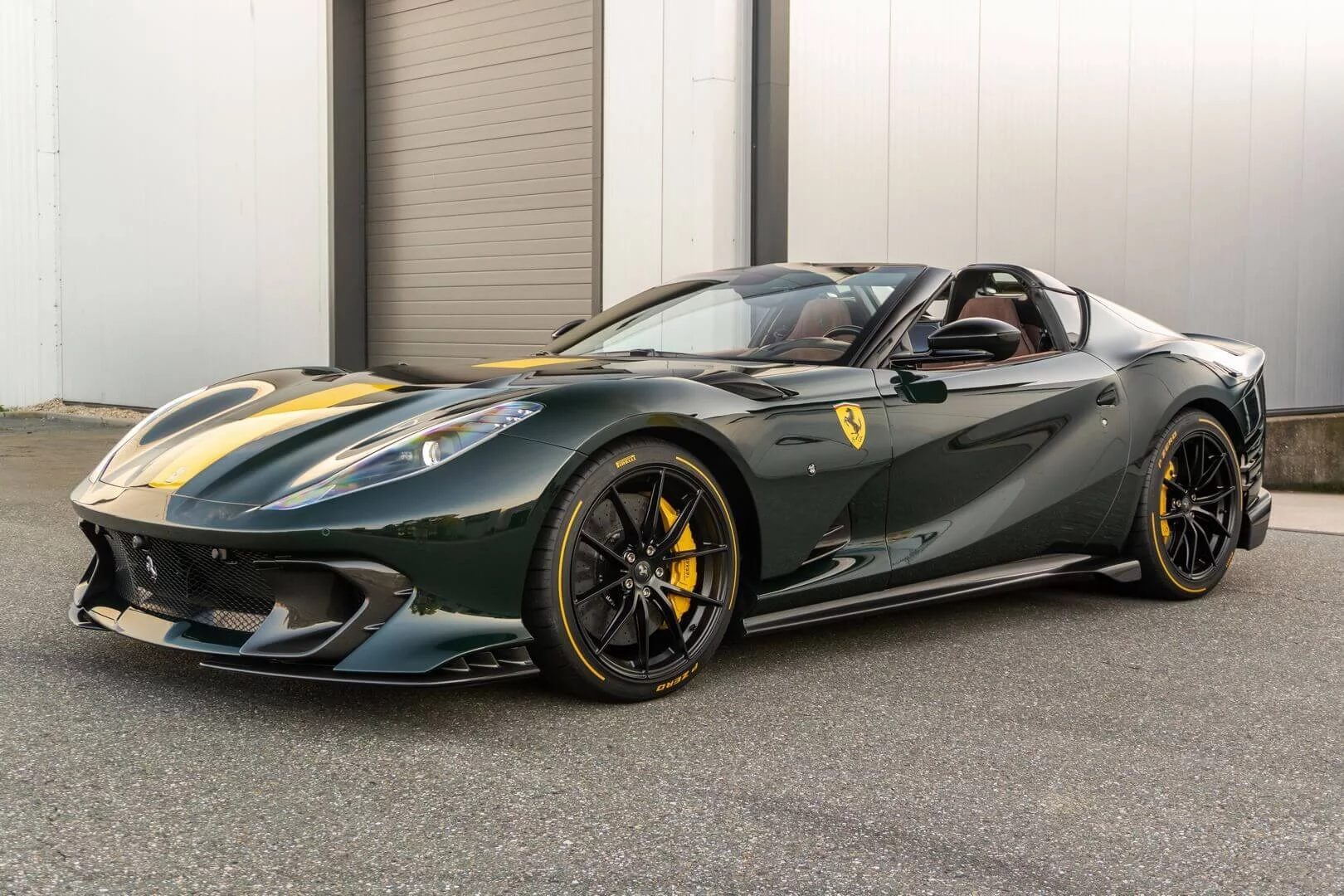 Verde British Racing Ferrari 812