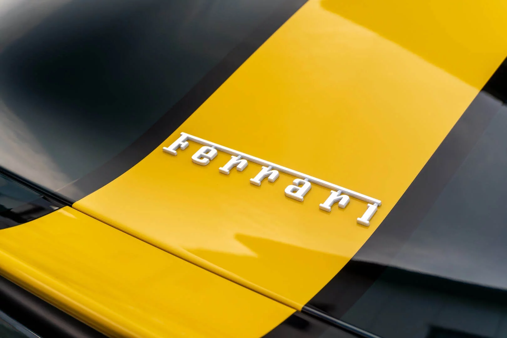 Verde British Racing Ferrari 812