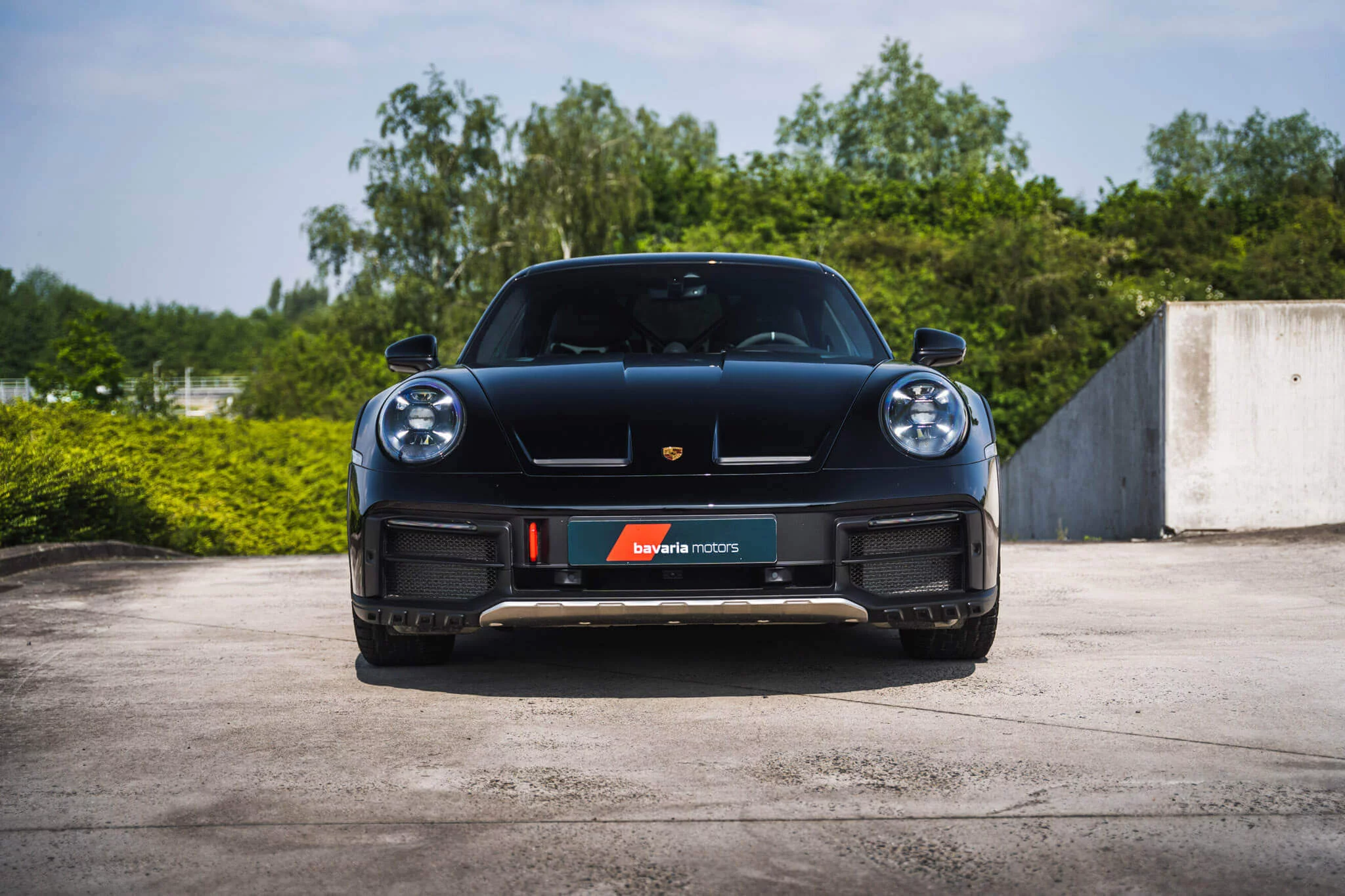 Black Porsche 911 Dakar