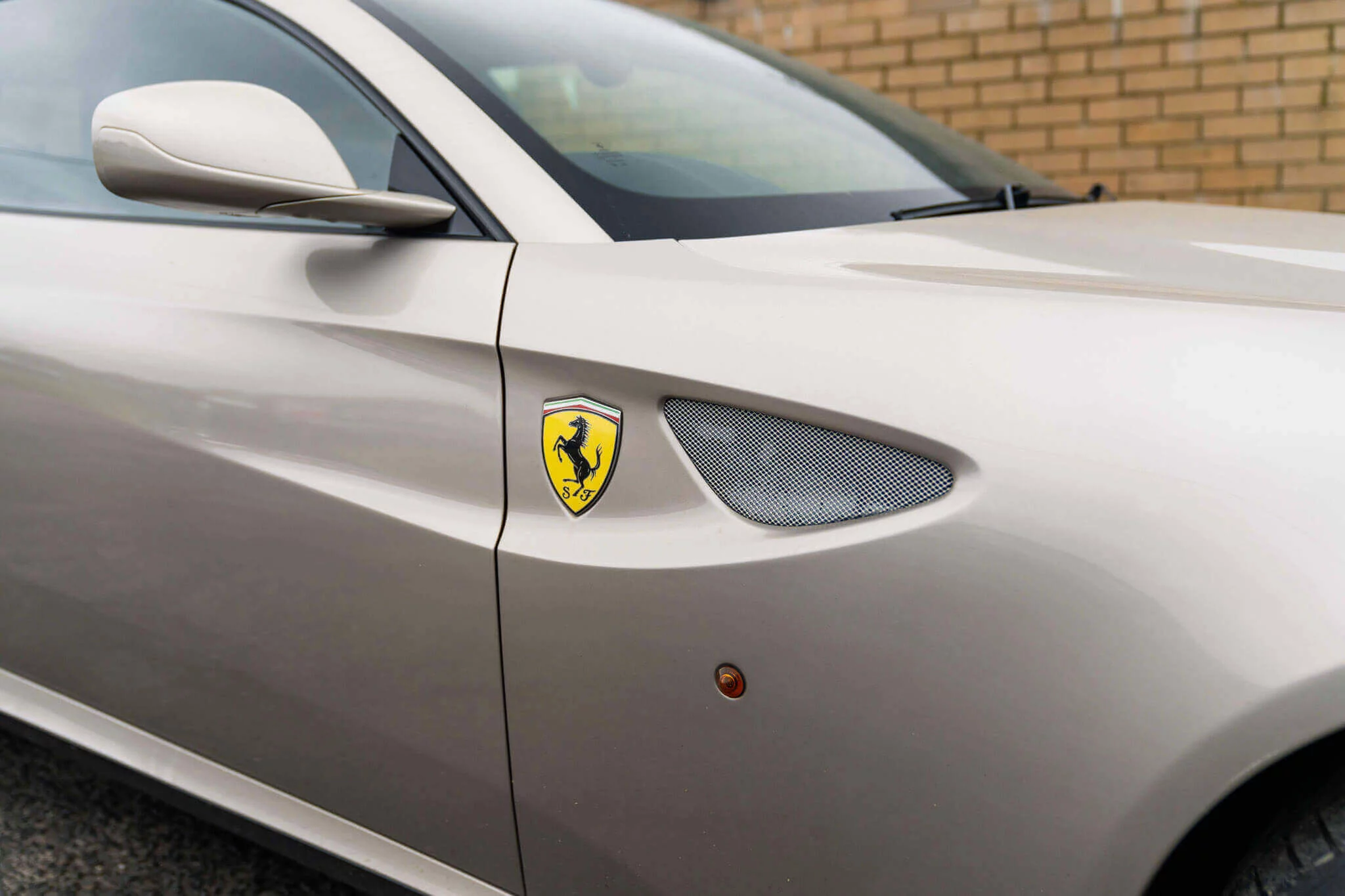 Nuovo Grigio Ingrid Ferrari FF