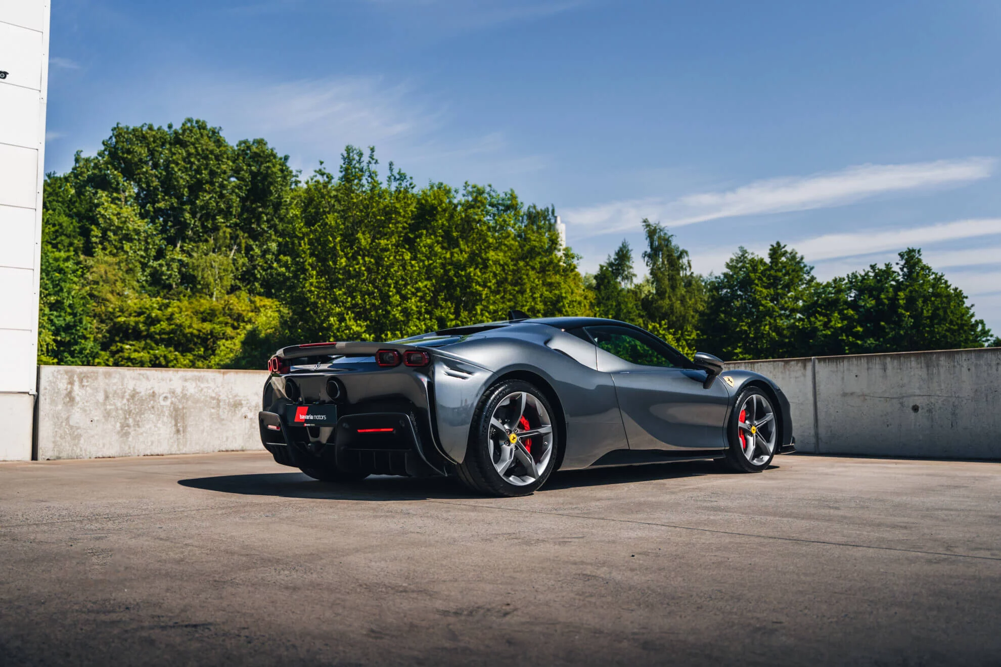 Grigio Silverstone Ferrari SF90