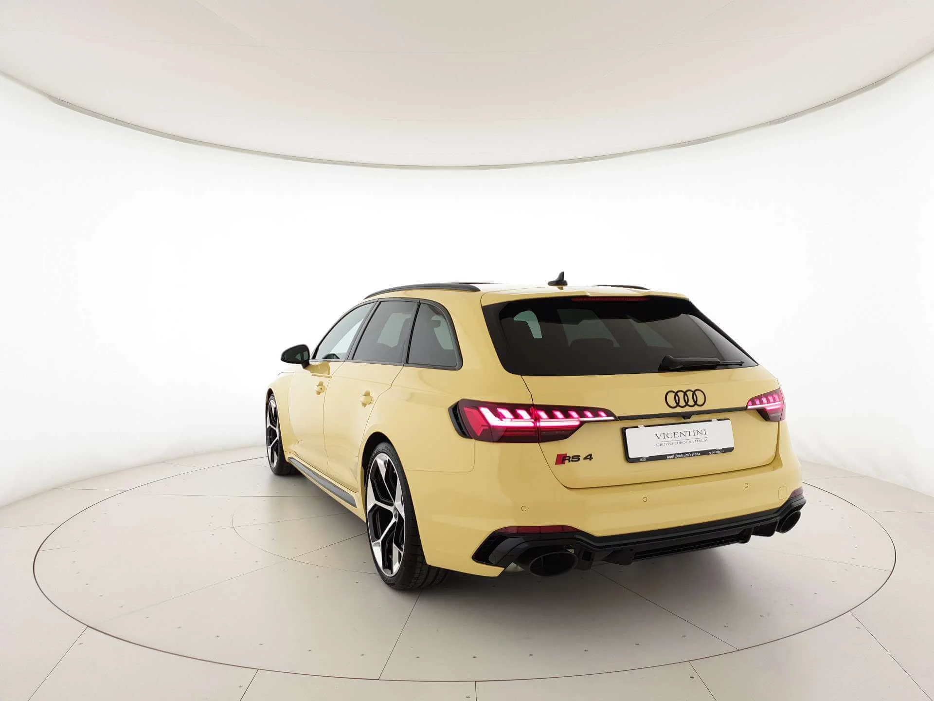 Helios Yellow Audi RS4 Avant