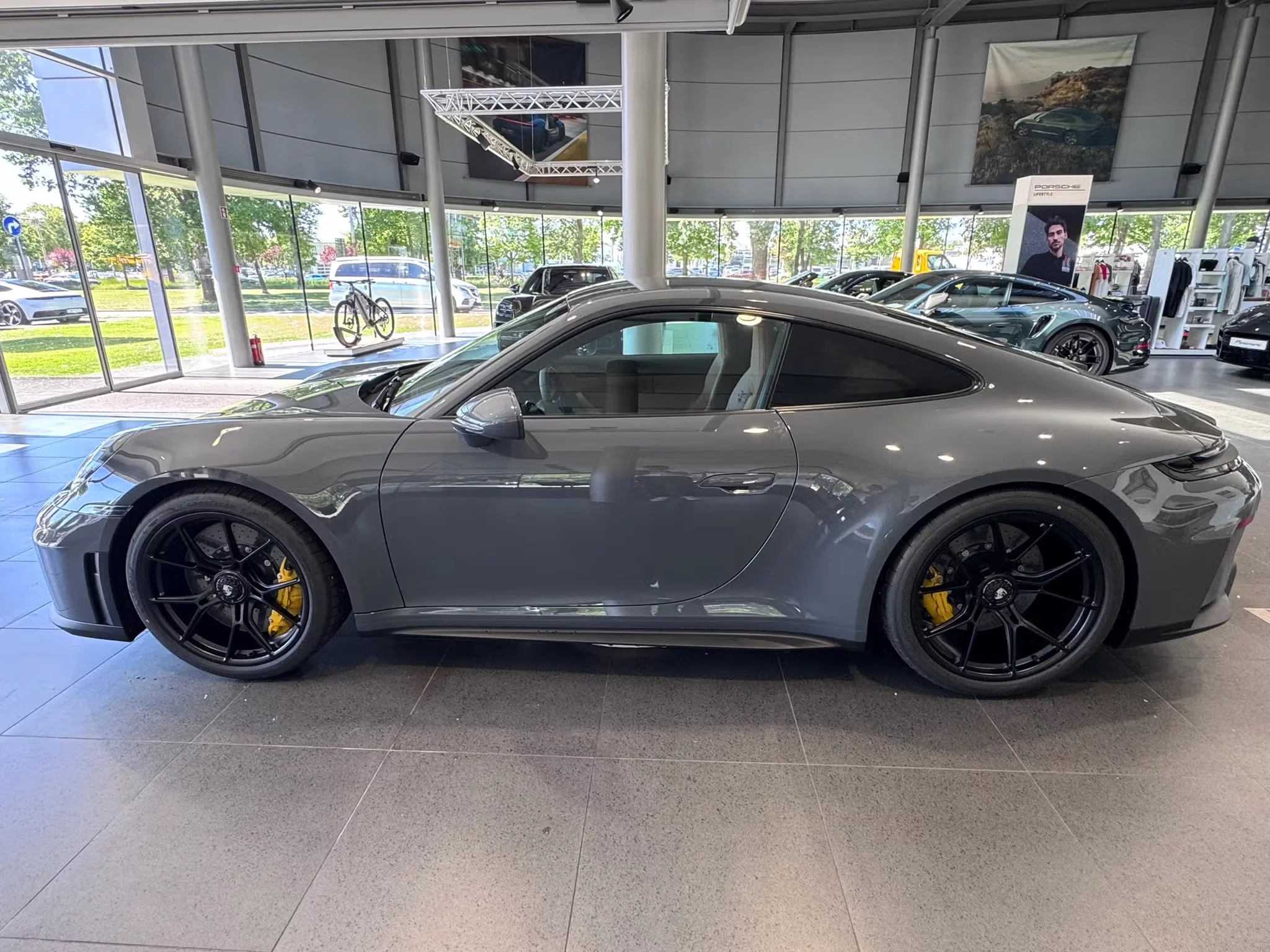 Grigio Telesto Porsche 911 GT3