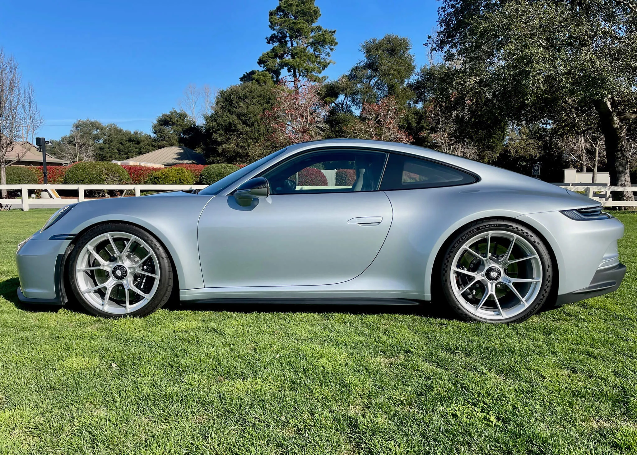 Dolomite Silver Metallic Porsche 911 GT3