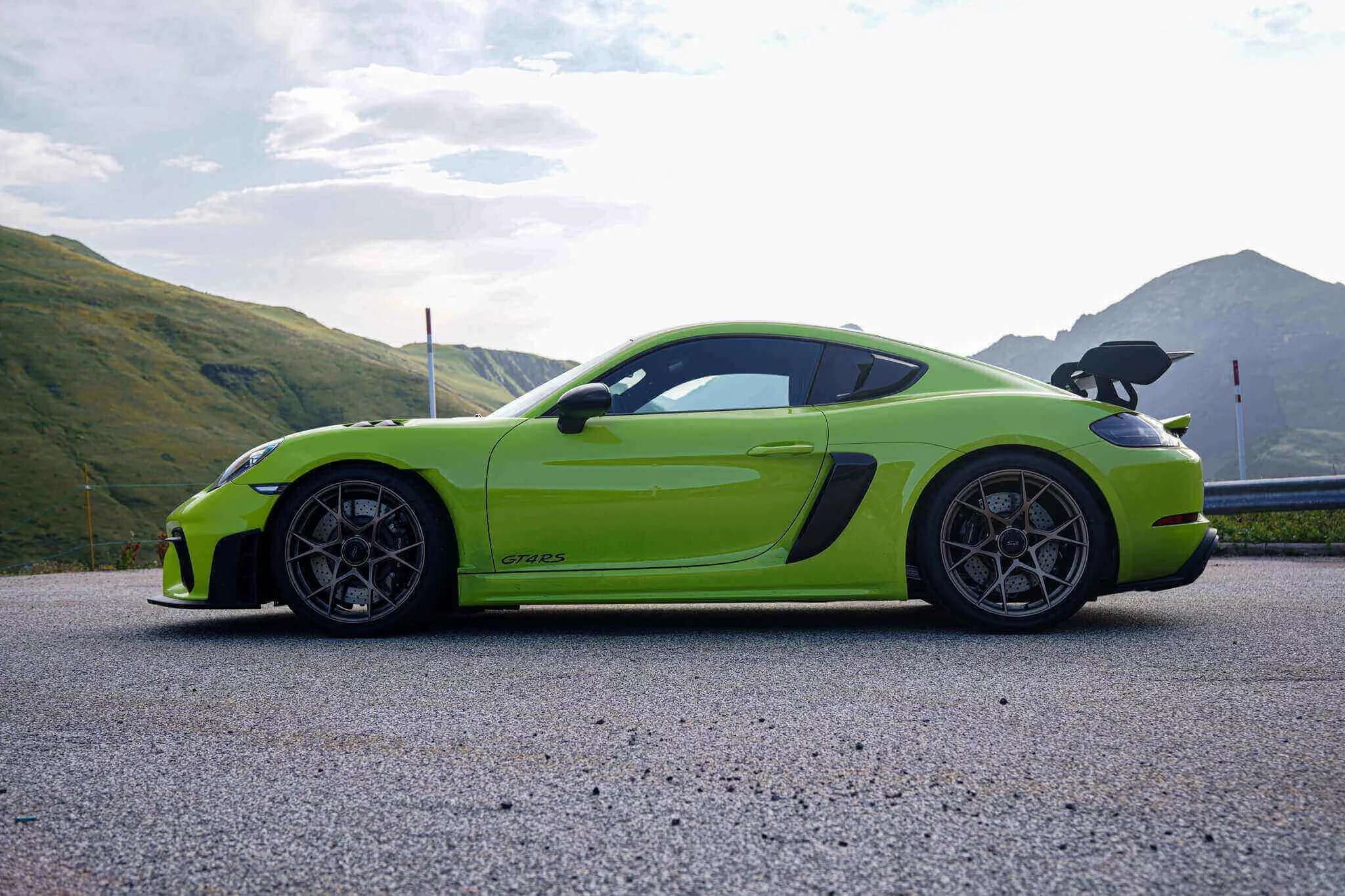 Acid Green Porsche 718 Cayman GT4 RS