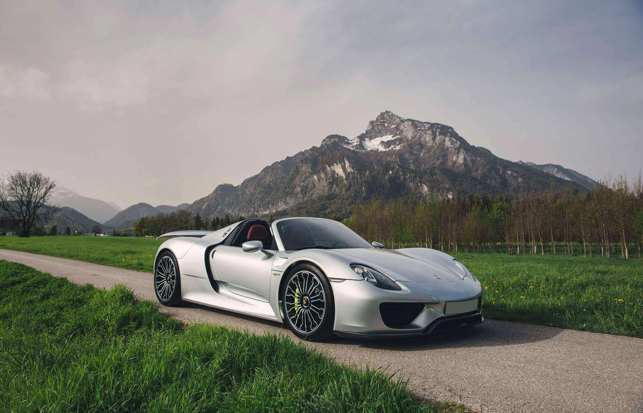 Rhodium Silver Metallic Porsche 918 Spyder