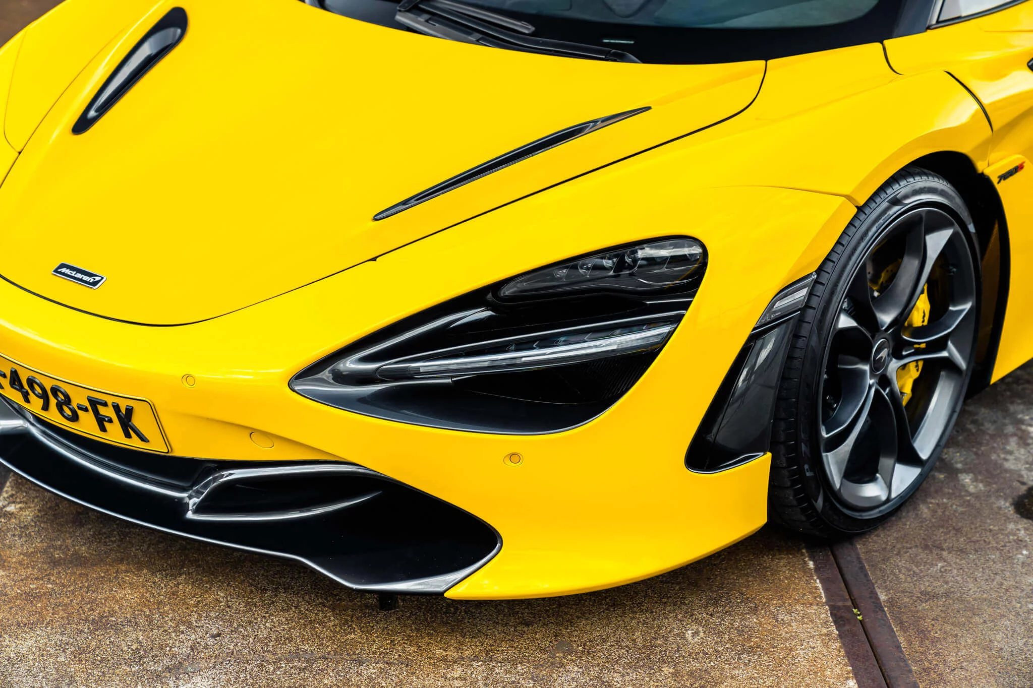 Volcano Yellow McLaren 720S
