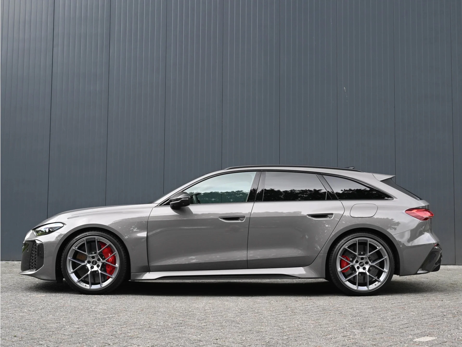Plateau Grey Audi RS5