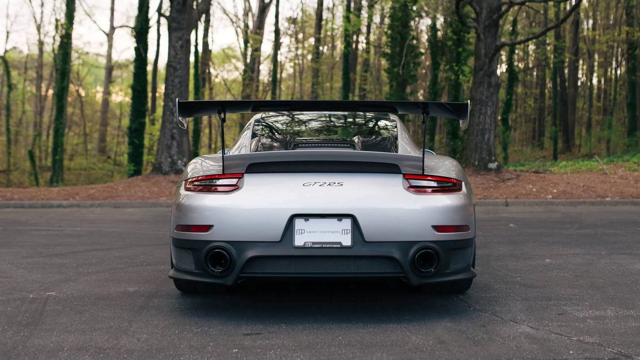 GT Silver Metallic Porsche 911 GT2 RS