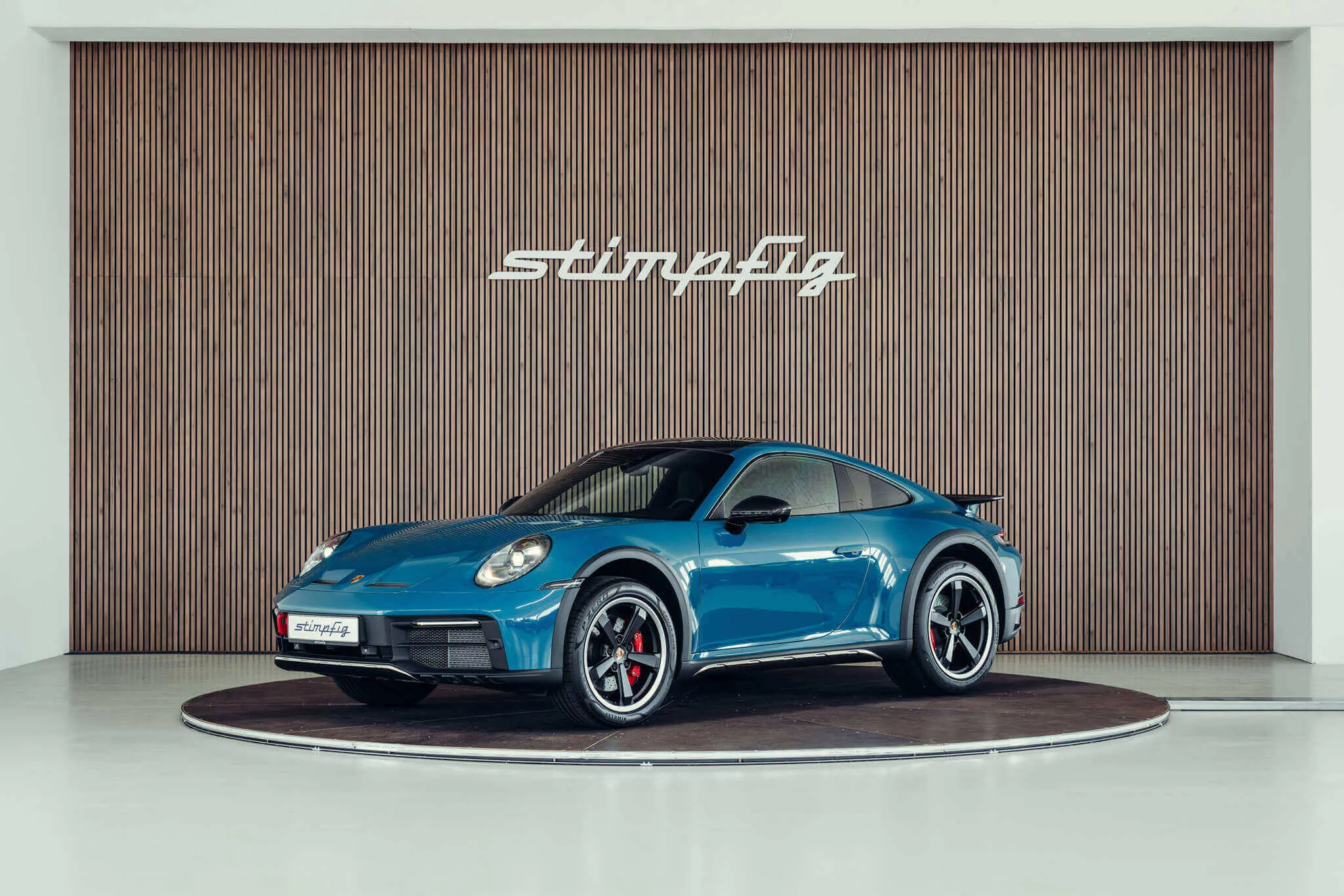 Oslo Blue Porsche 911 Dakar