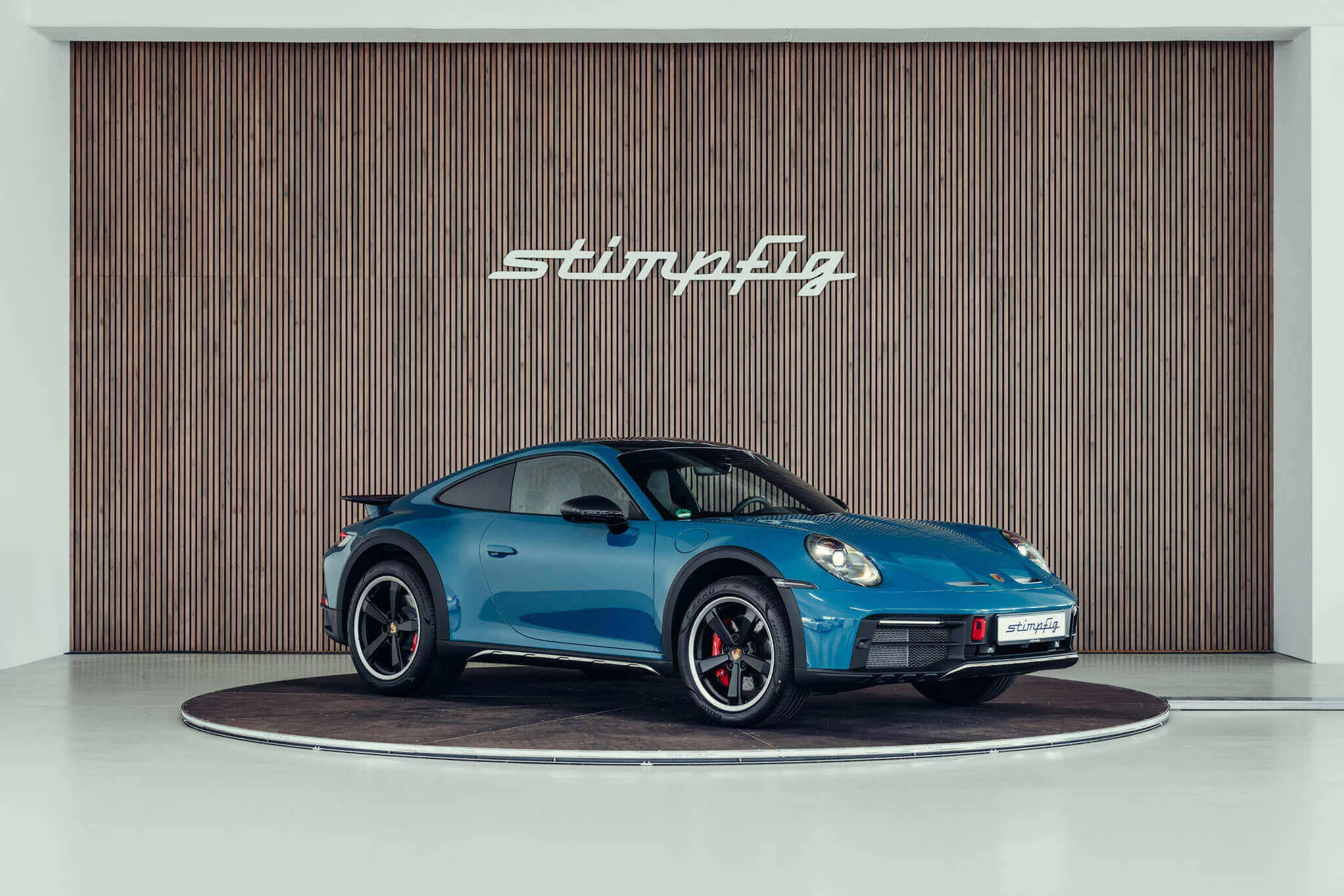 Oslo Blue Porsche 911 Dakar