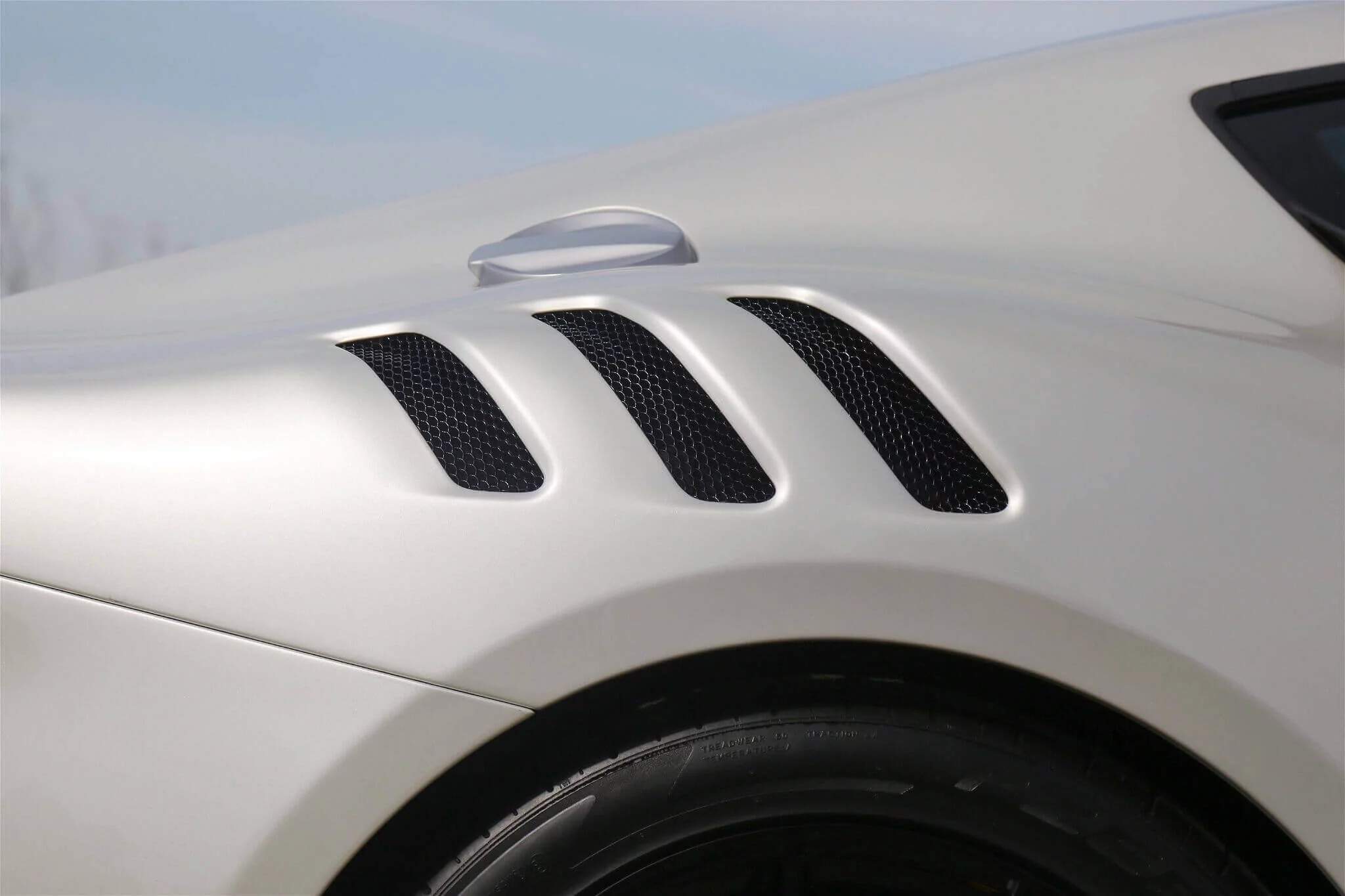 Bianco Fuji Ferrari F12
