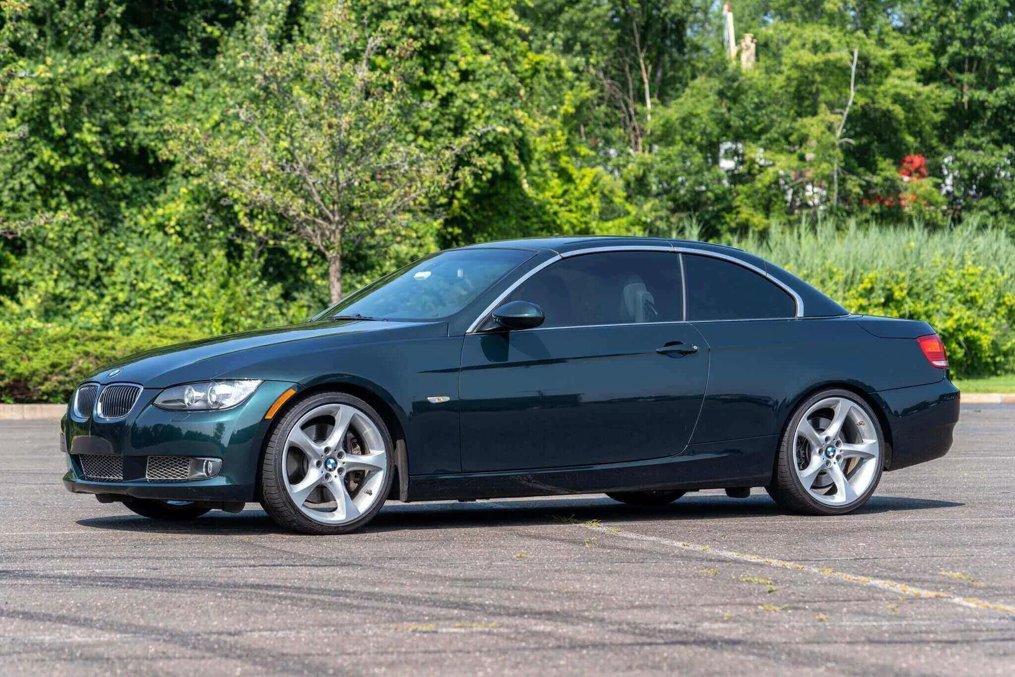 Deep Green BMW 3 Series