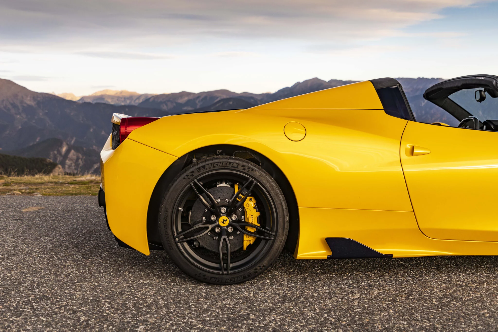 Giallo Triplo Strato Ferrari 458