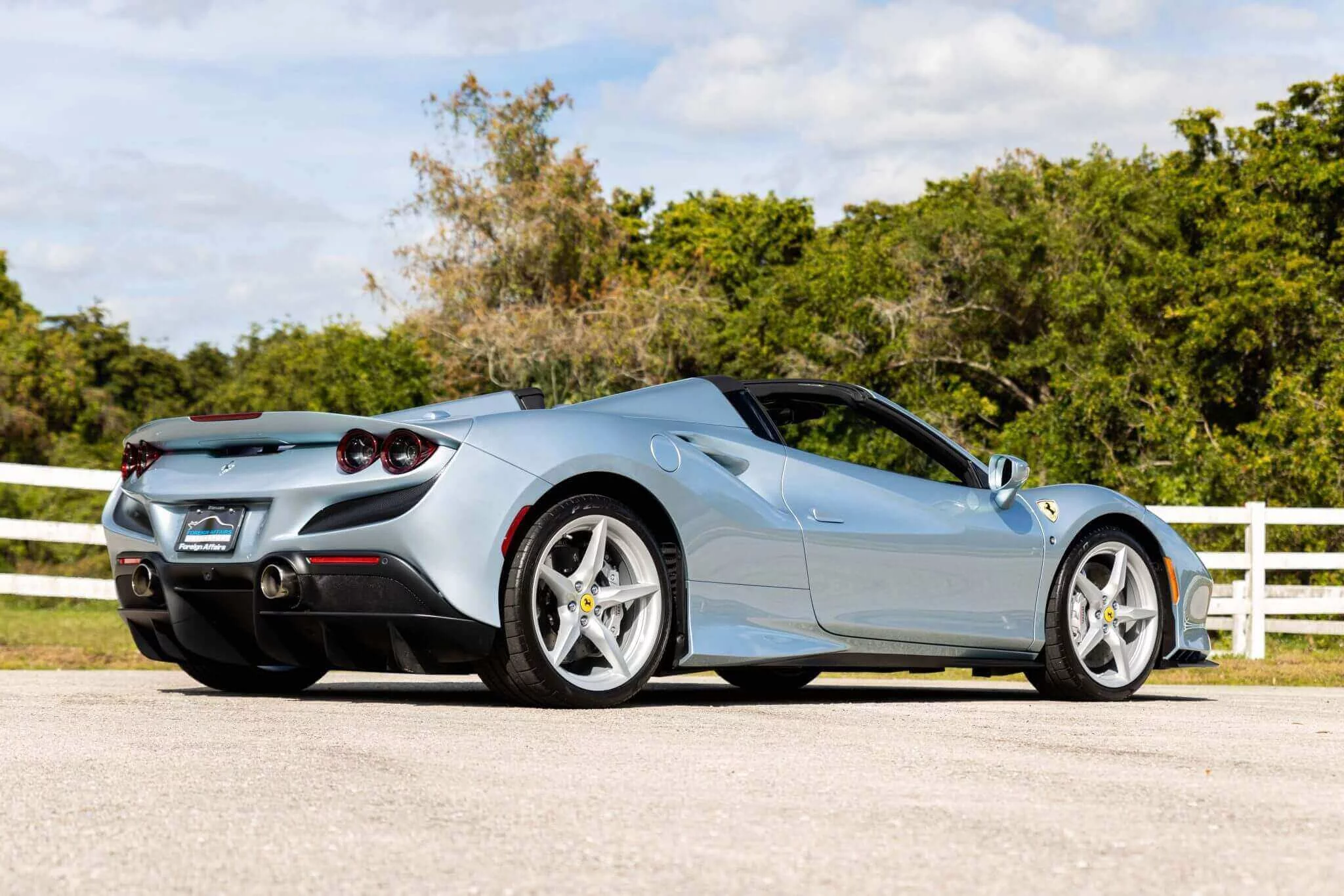 Grigio Alloy Ferrari F8