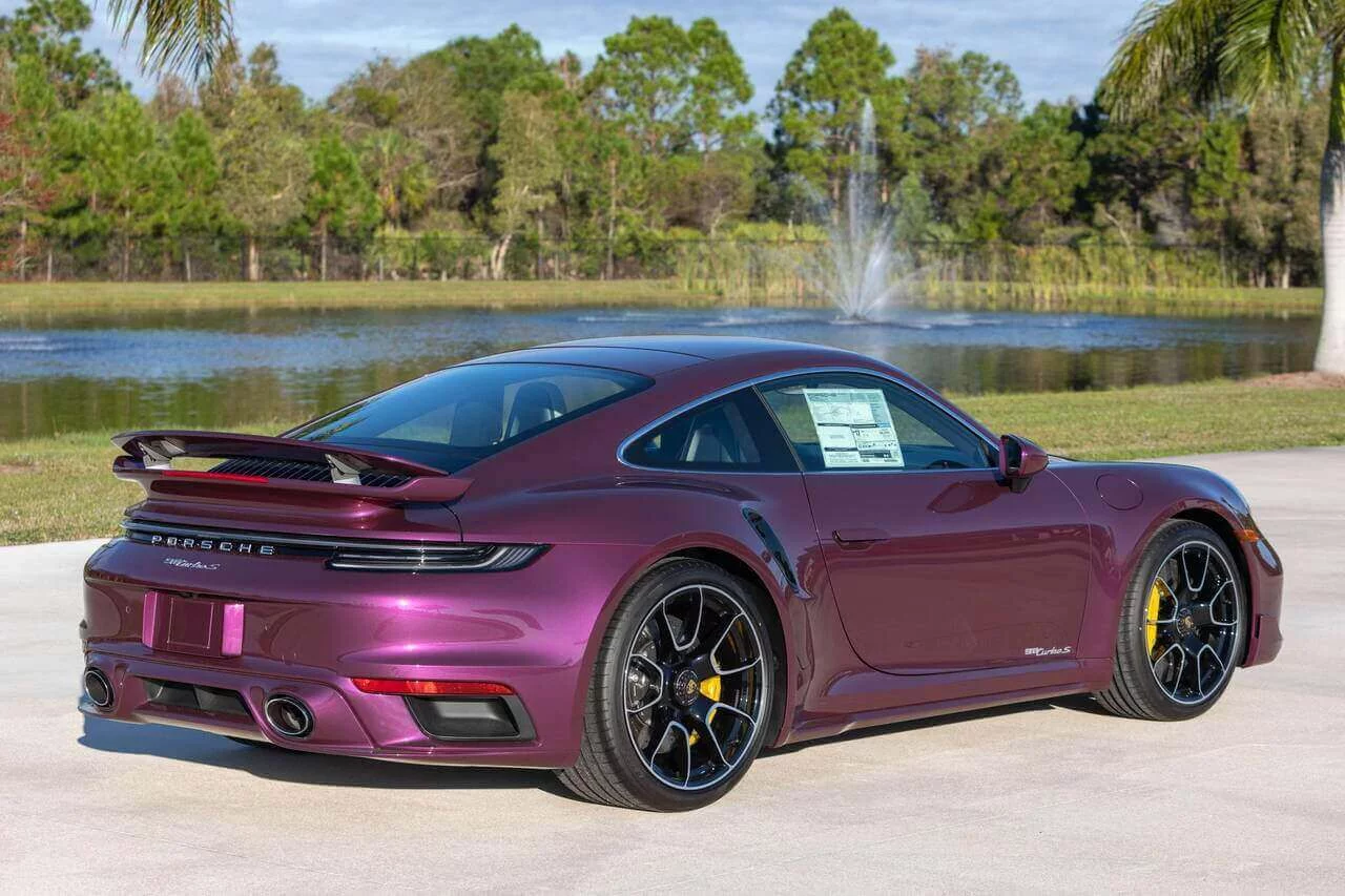 Magic Magenta Chromaflair Porsche 911 Turbo