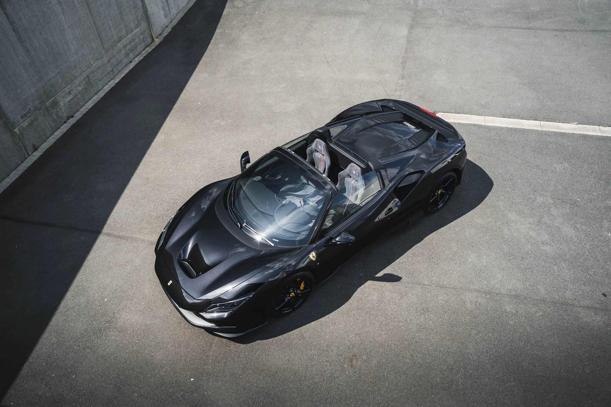 Nero Daytona Ferrari F8