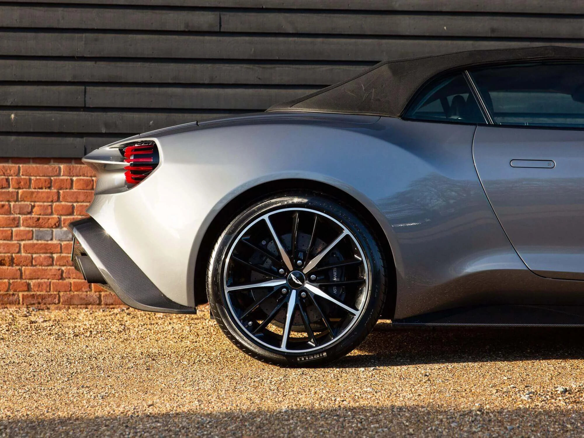 Hammerhead Silver Aston Martin Vanquish