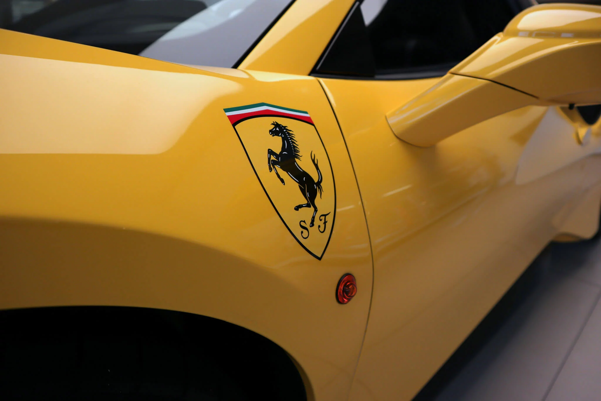 Giallo Fly Caldo Ferrari 488