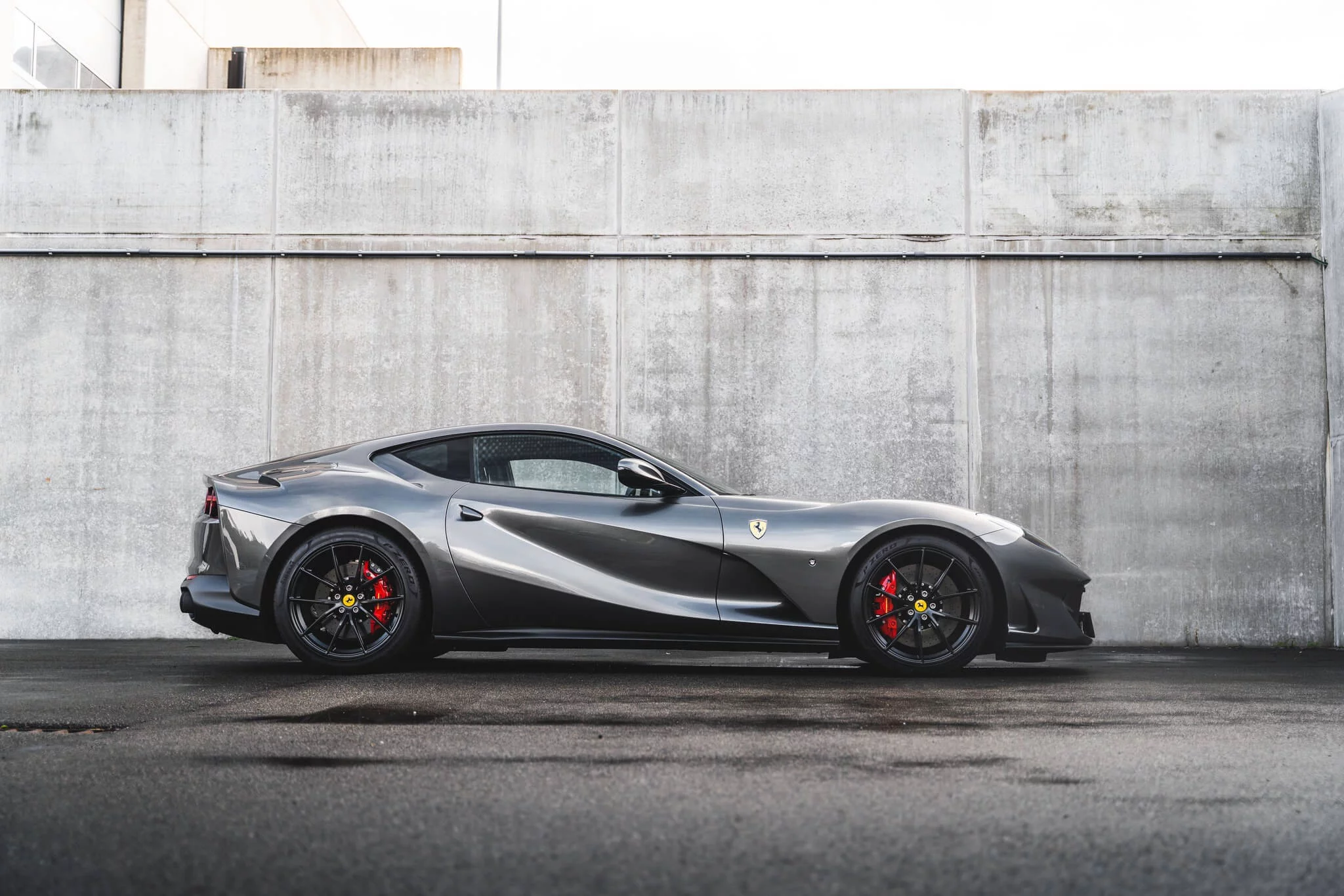 Grigio Silverstone Ferrari 812