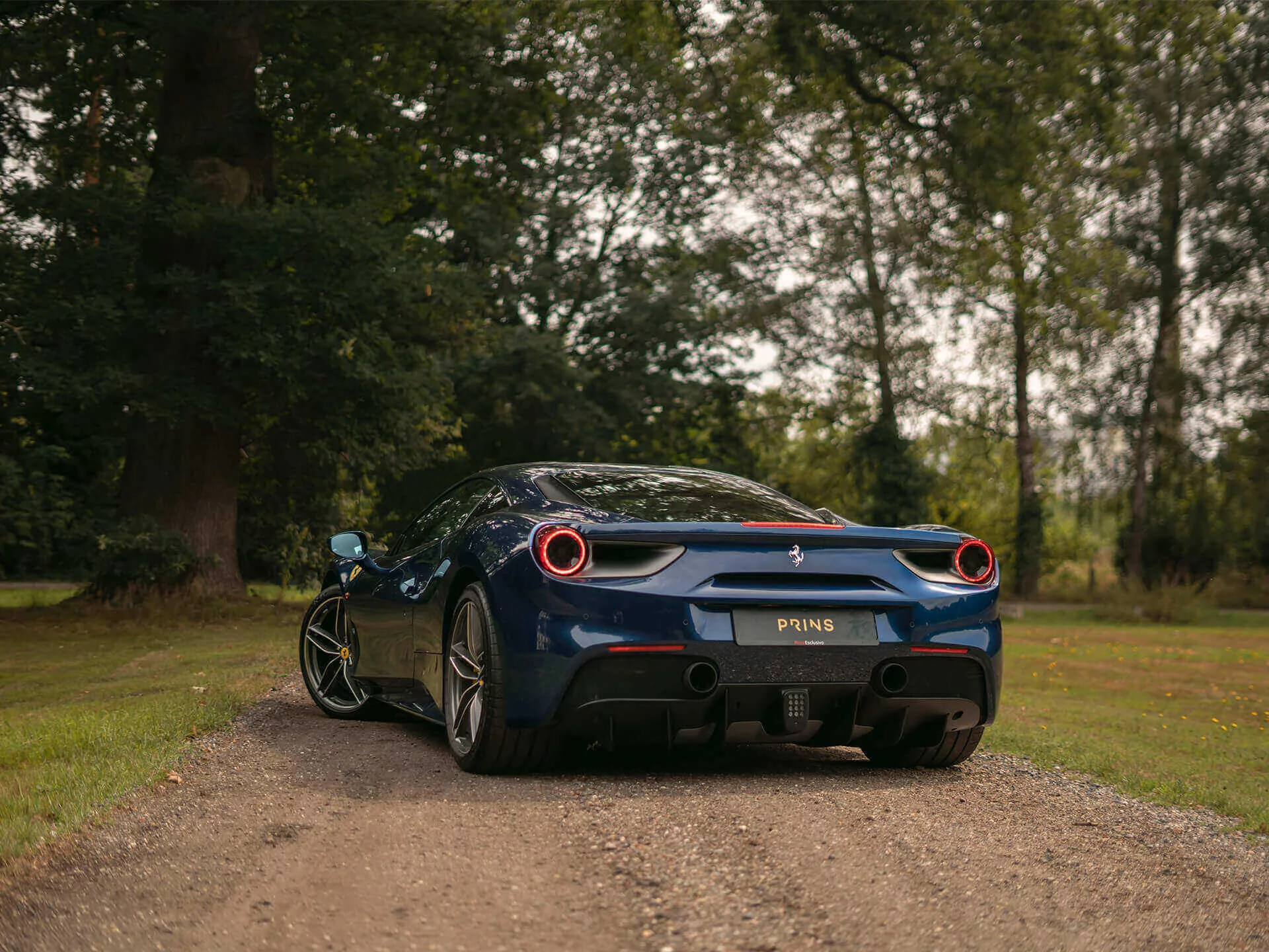 Blu Tour de France Ferrari 488