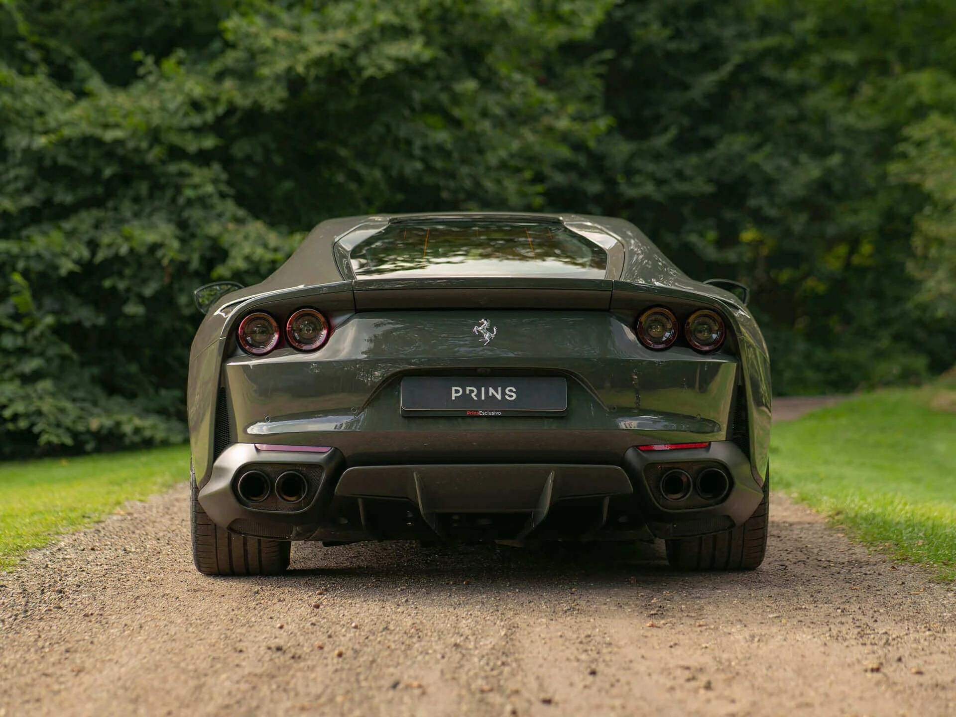 Grigio Scuro Ferrari 812