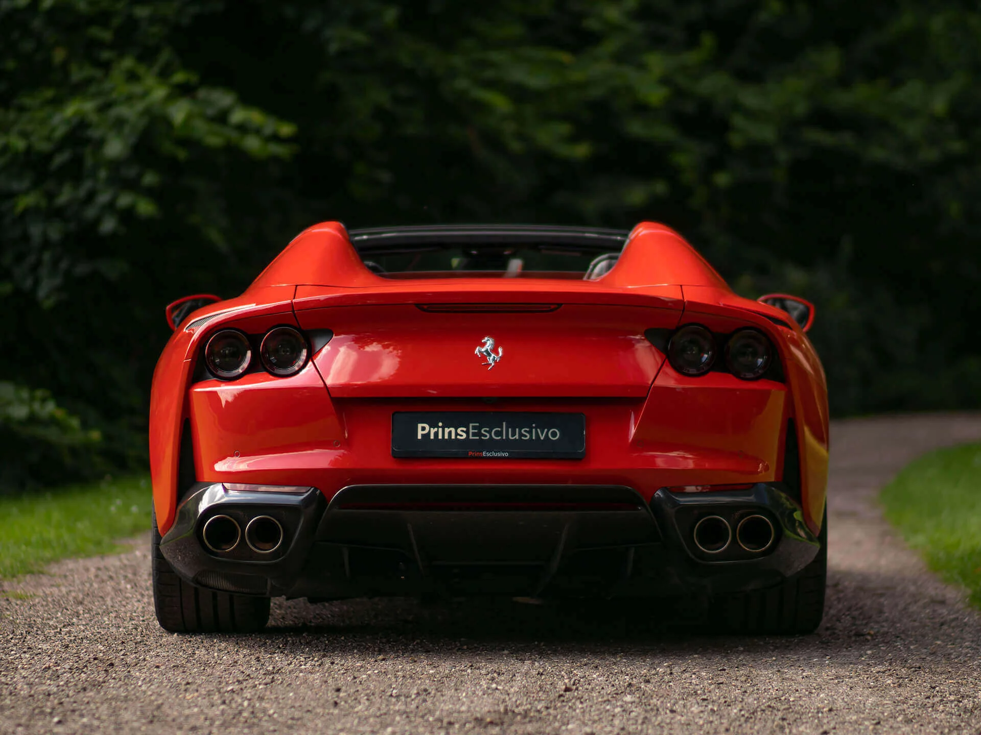 Rosso Scuderia Ferrari 812