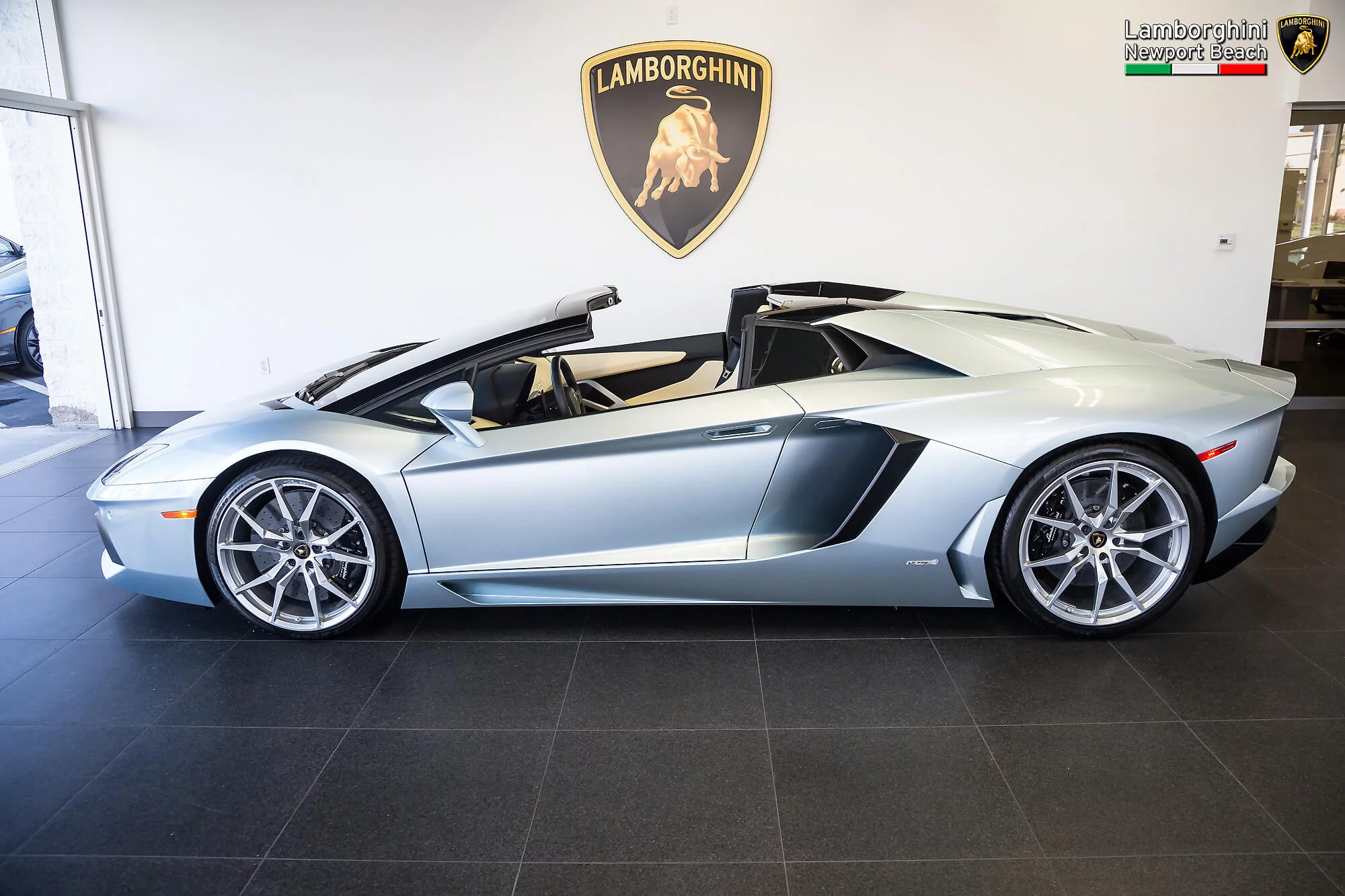 Azzurro Thetys Lamborghini Aventador