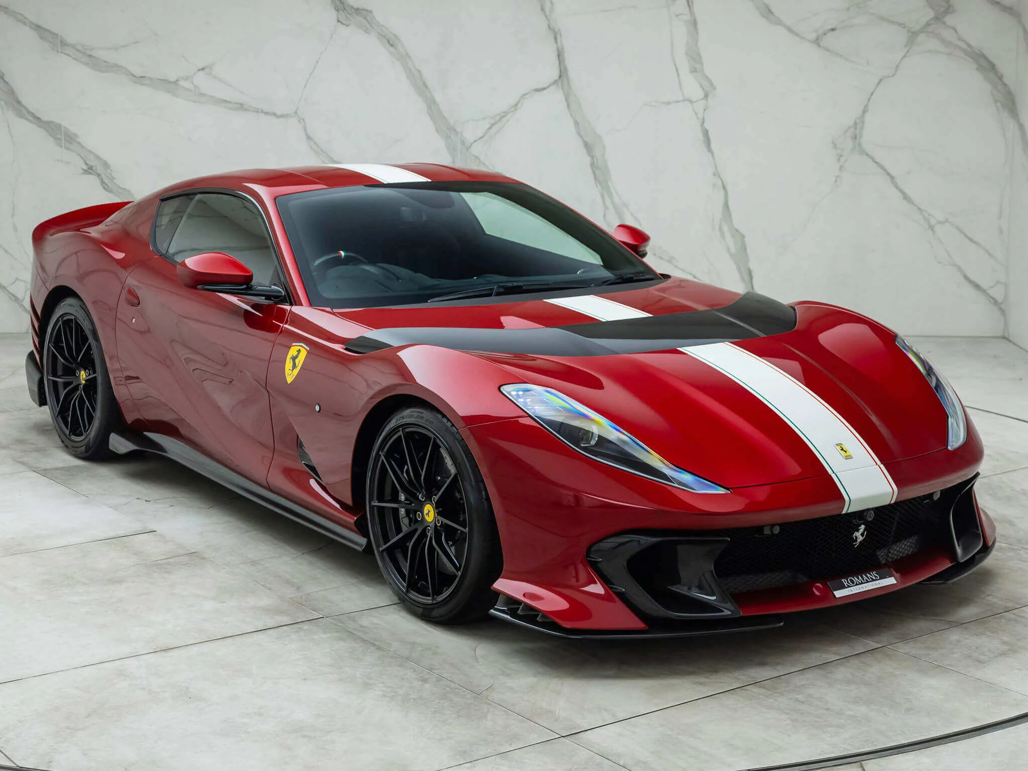 Rosso Monza Ferrari 812
