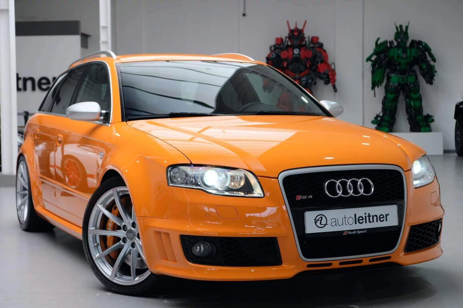 Glut Orange Audi RS4