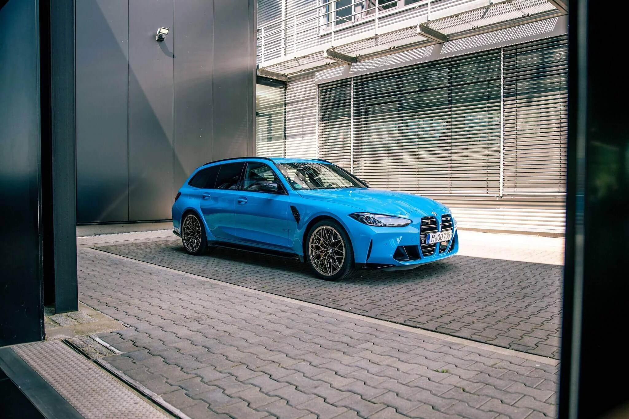 Riviera Blue BMW M3