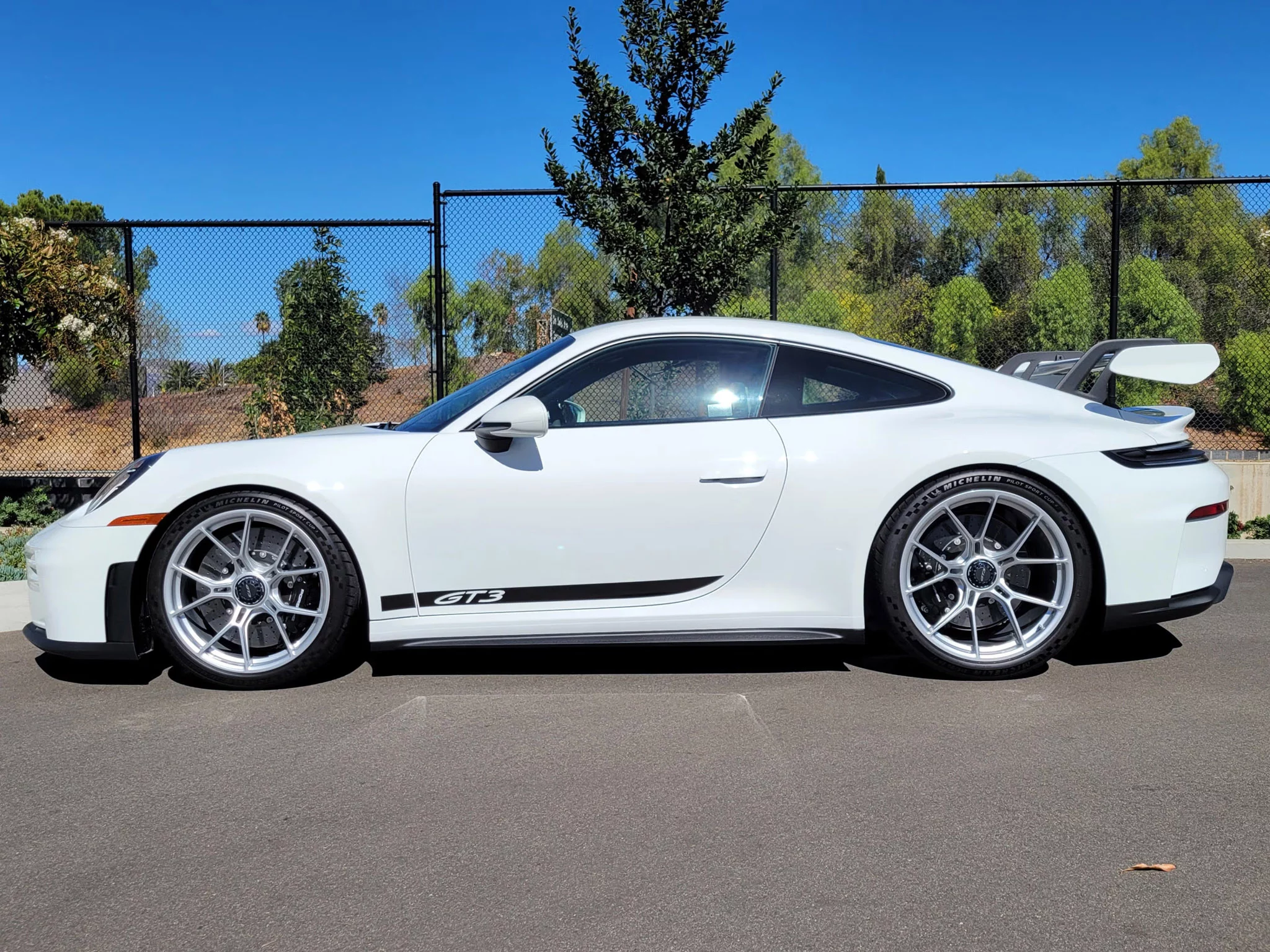 Pure White Porsche 911 GT3