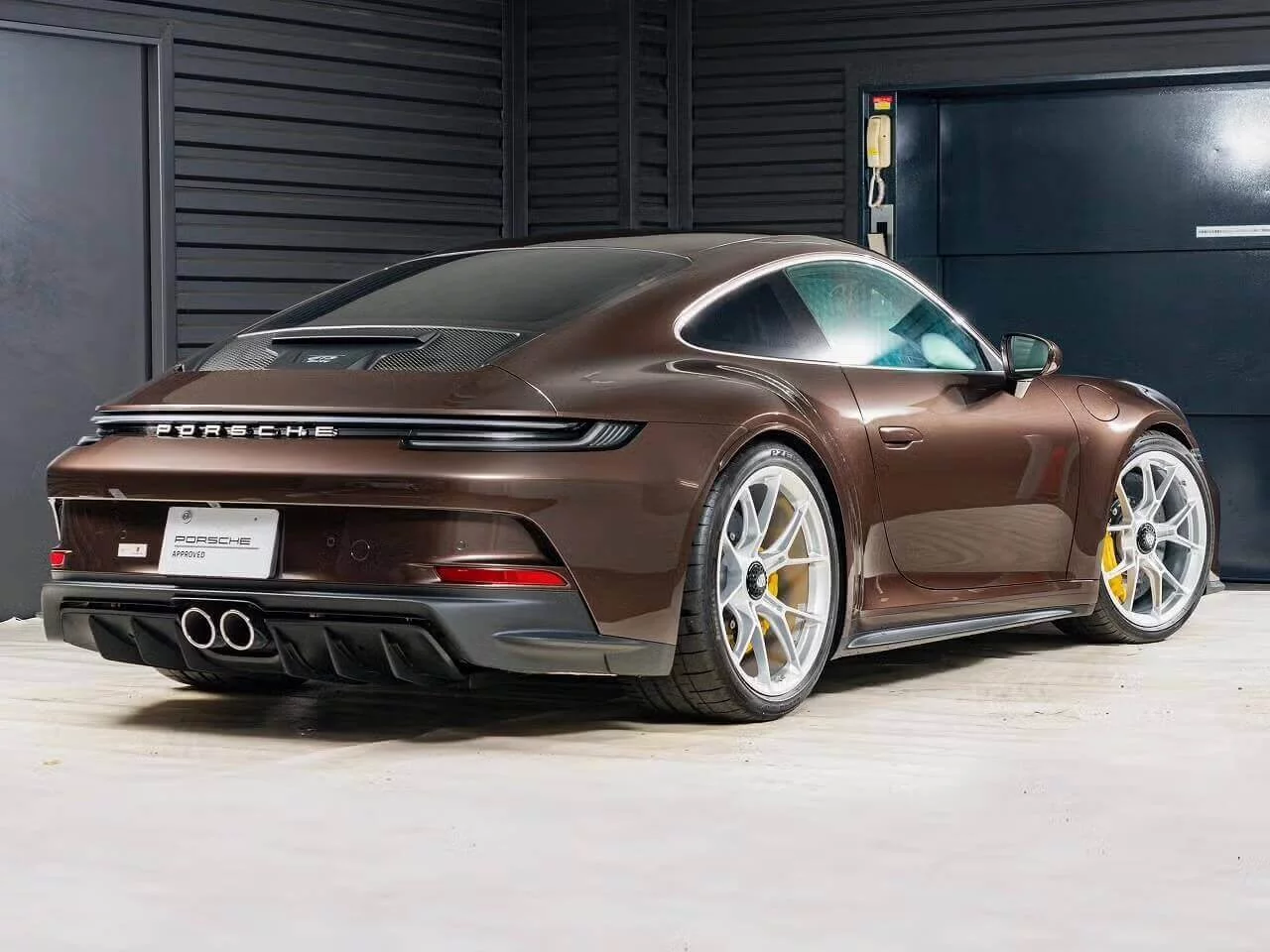 Macadamia Metallic Porsche 911 GT3