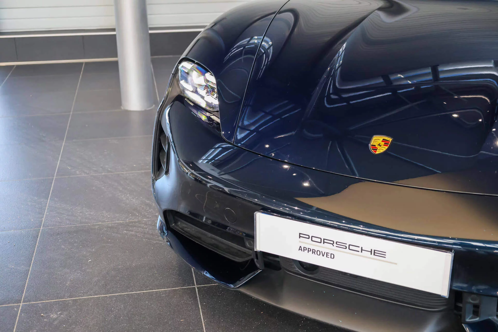 Moonlight Blue Metallic Porsche Taycan