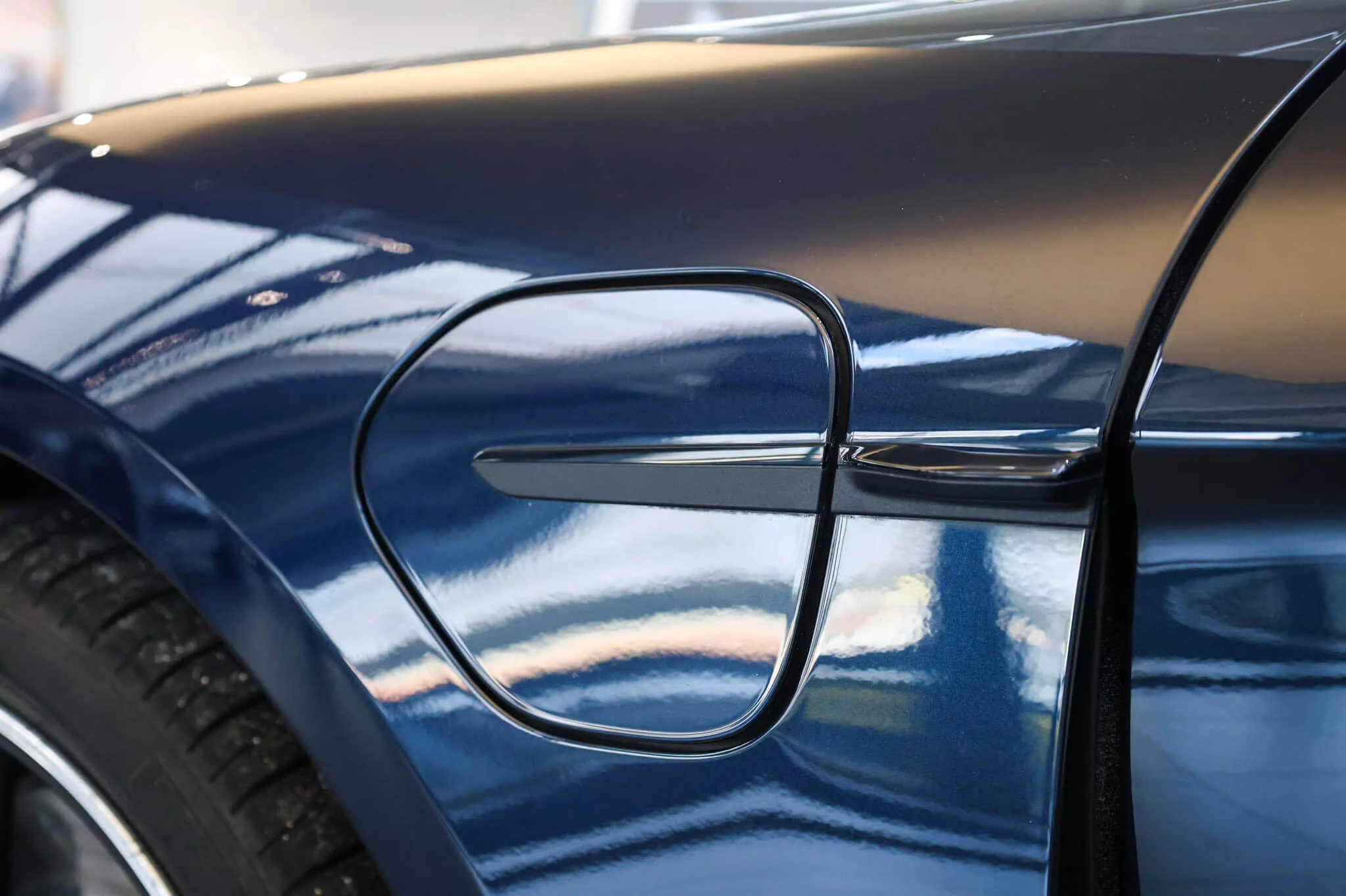 Moonlight Blue Metallic Porsche Taycan