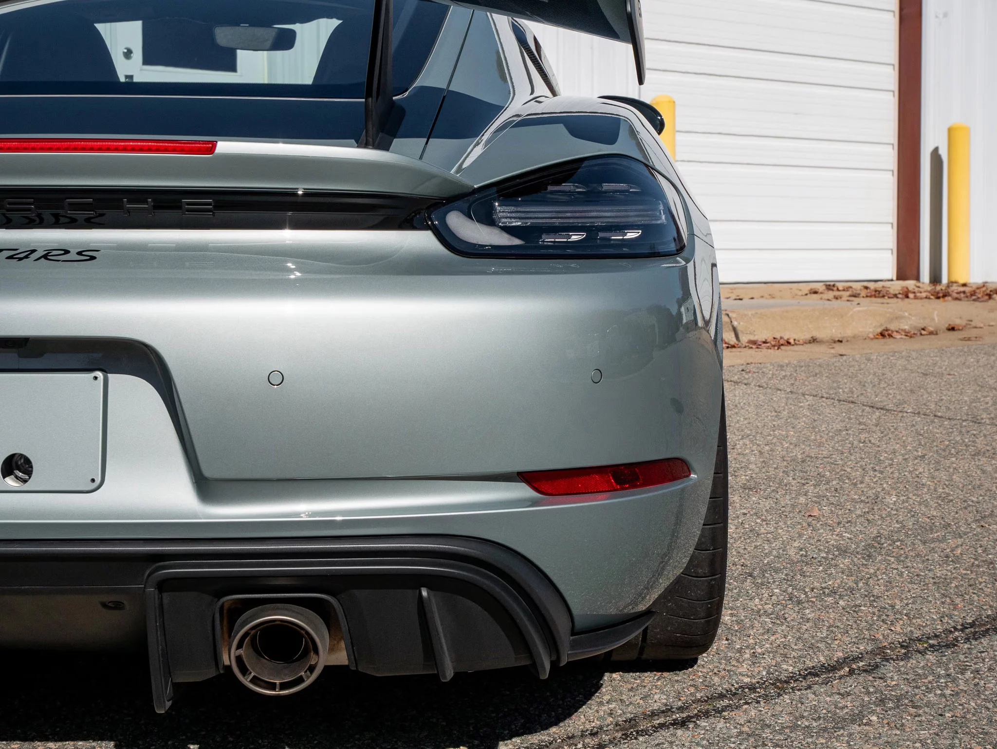 Fish Silver Grey Metallic Porsche 718 Cayman GT4 RS