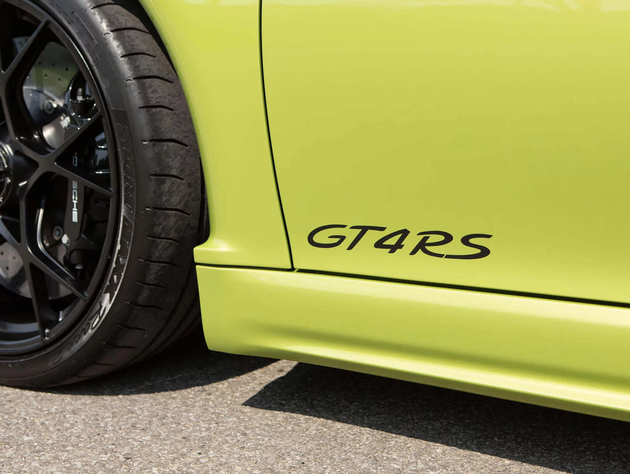 Peridot Metallic Porsche 718 Cayman GT4 RS