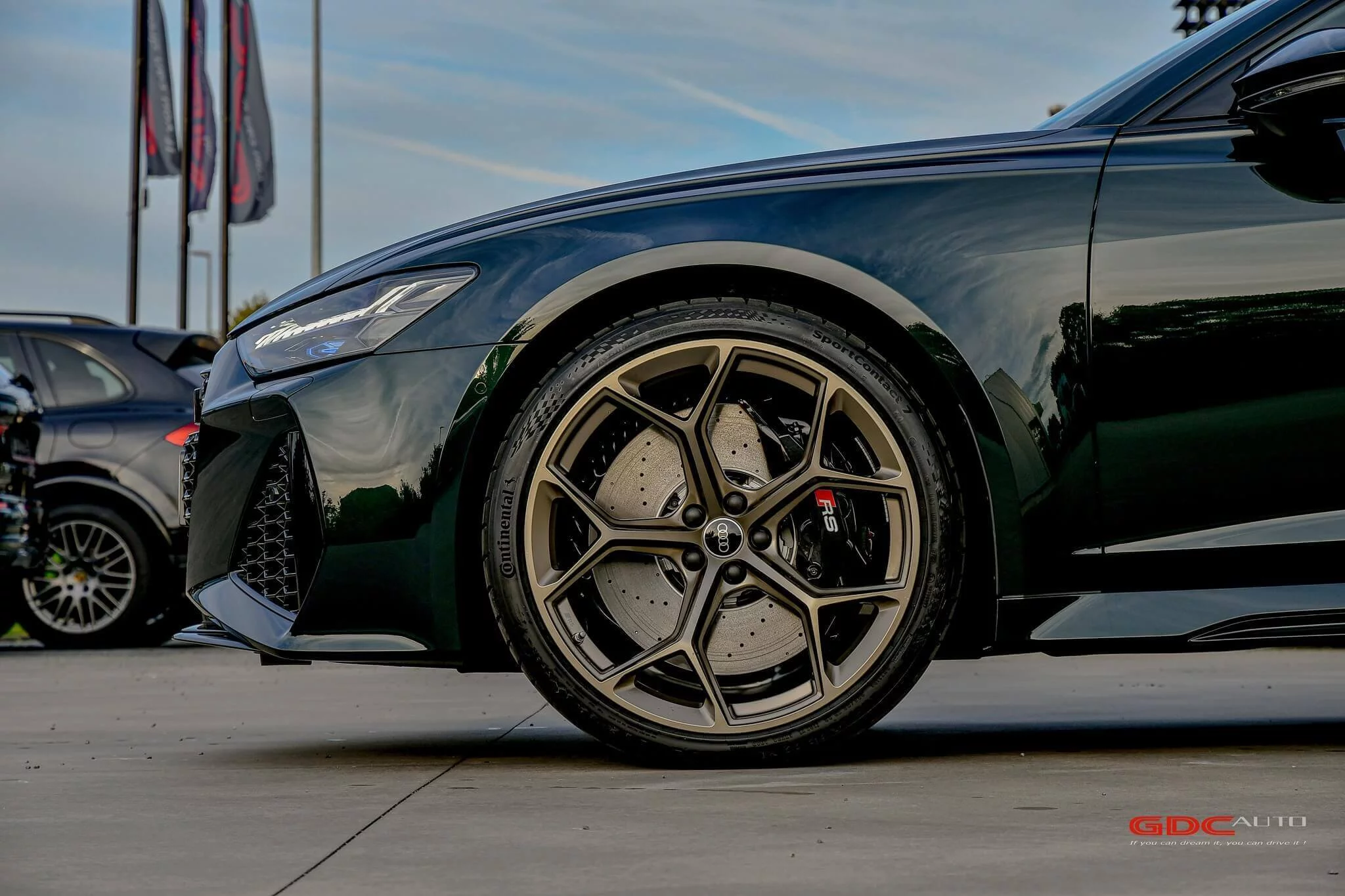 Deep Green Audi RS6 Avant
