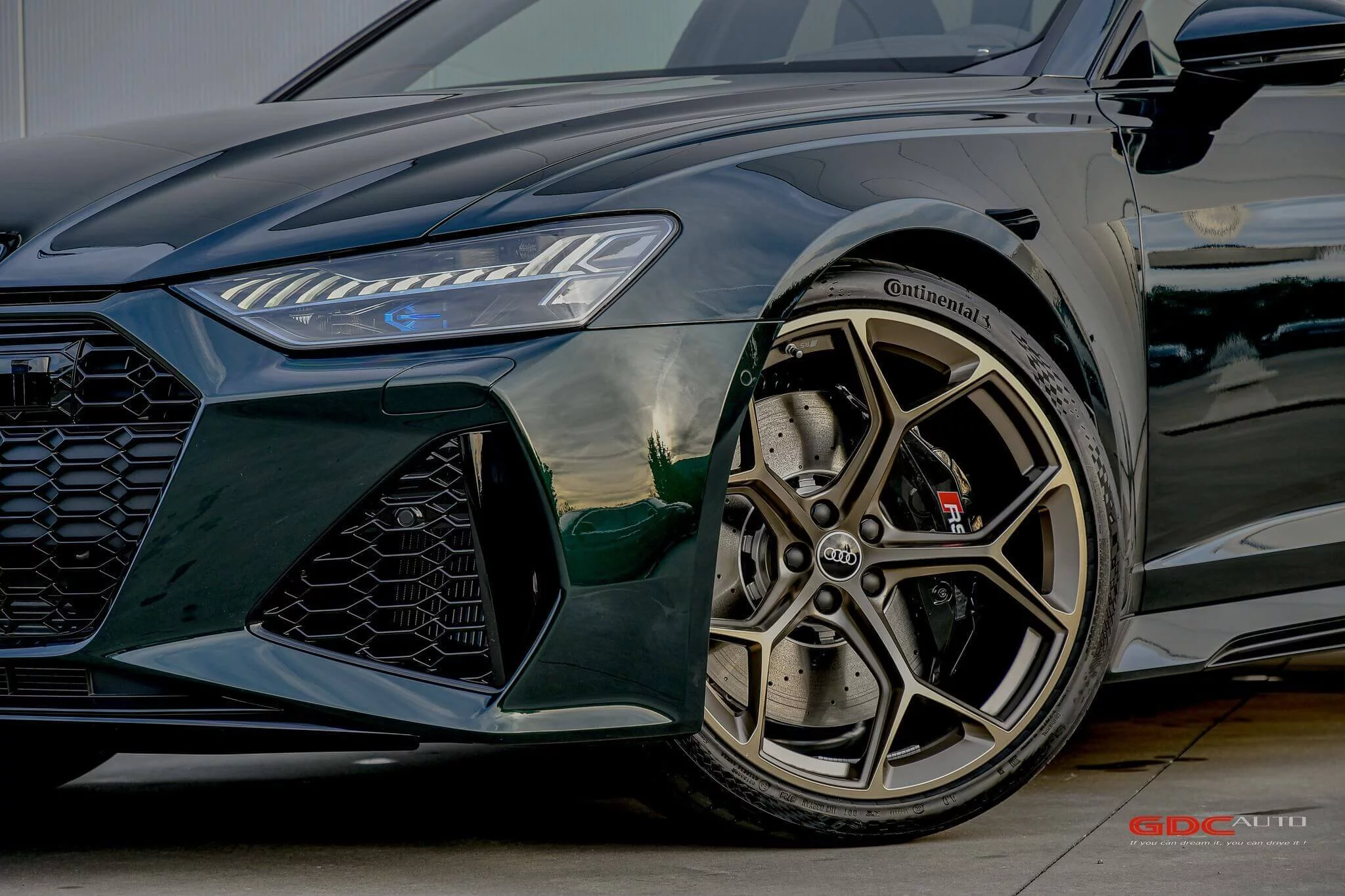 Deep Green Audi RS6 Avant