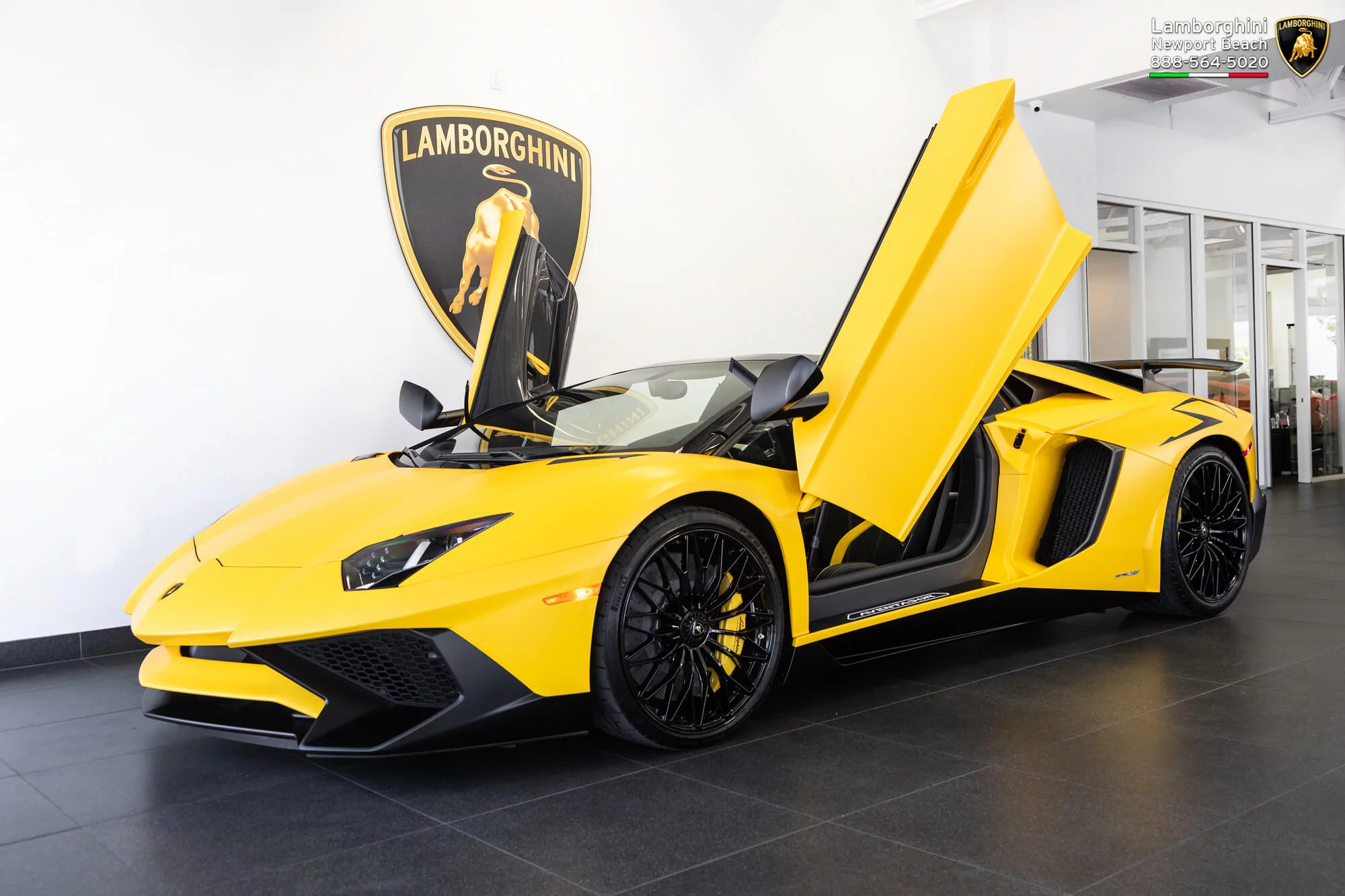 Giallo Horus Lamborghini Aventador